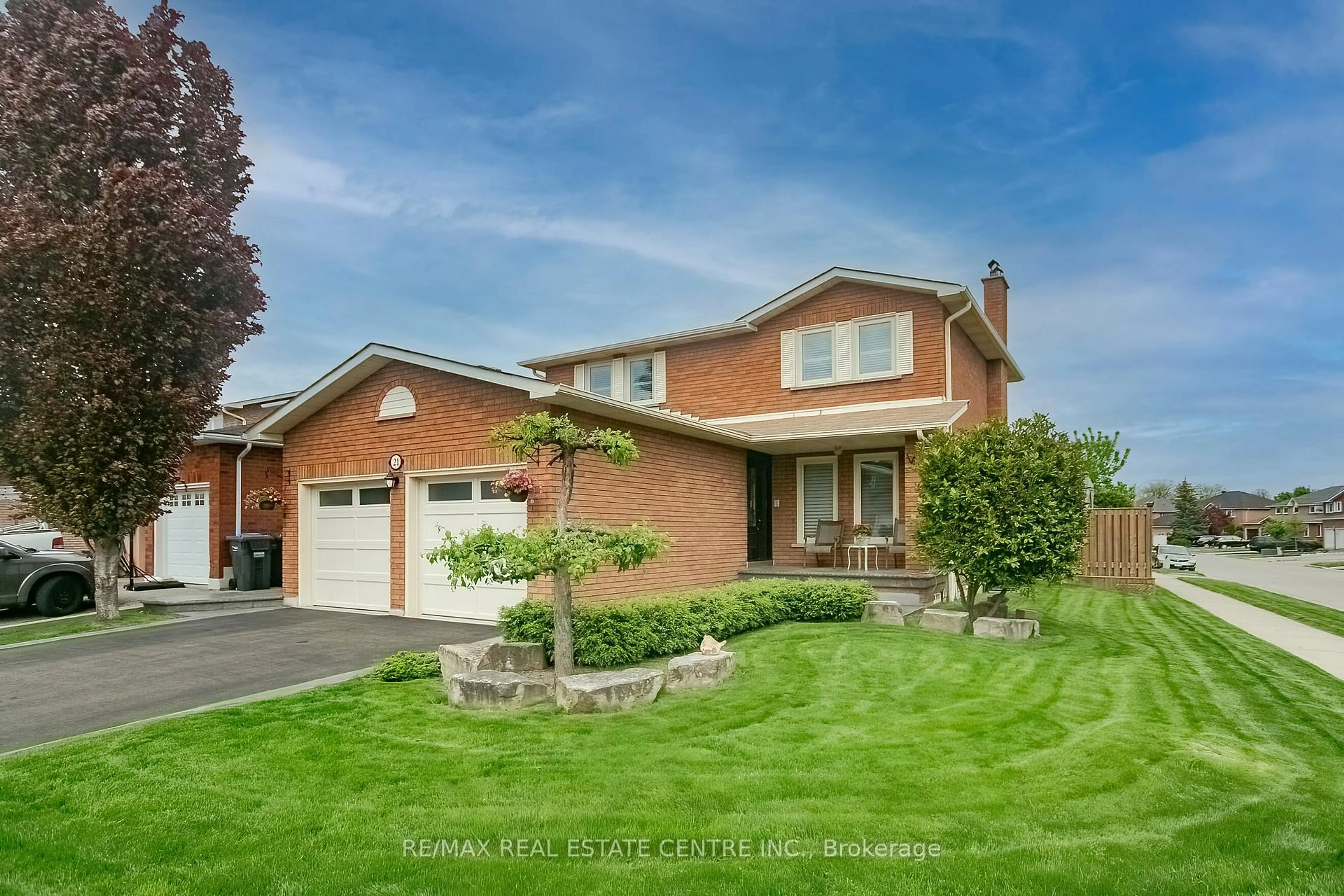 Home with brick exterior material, street for 21 Amantine Cres, Brampton Ontario L6W 4A2