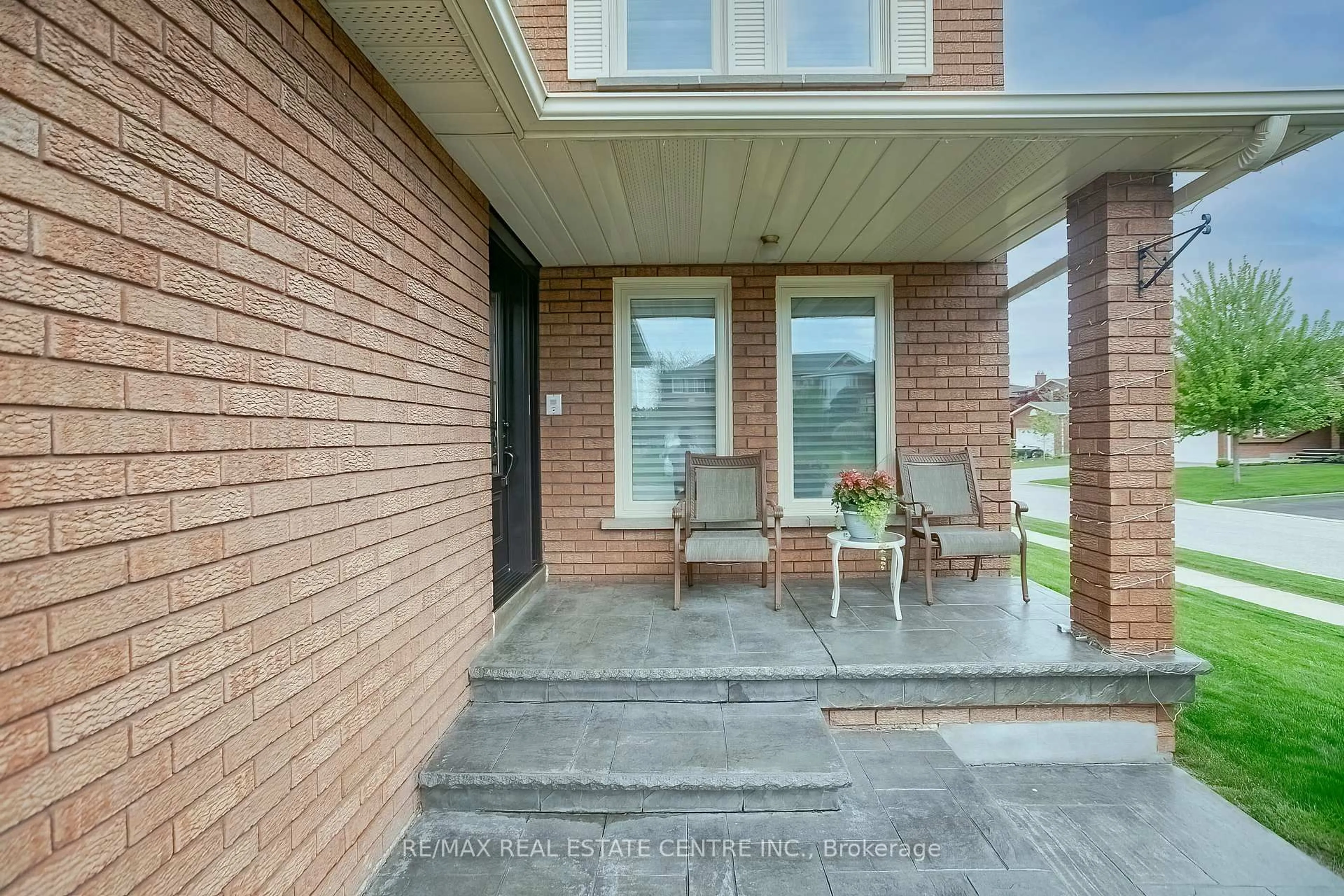 Home with brick exterior material, street for 21 Amantine Cres, Brampton Ontario L6W 4A2