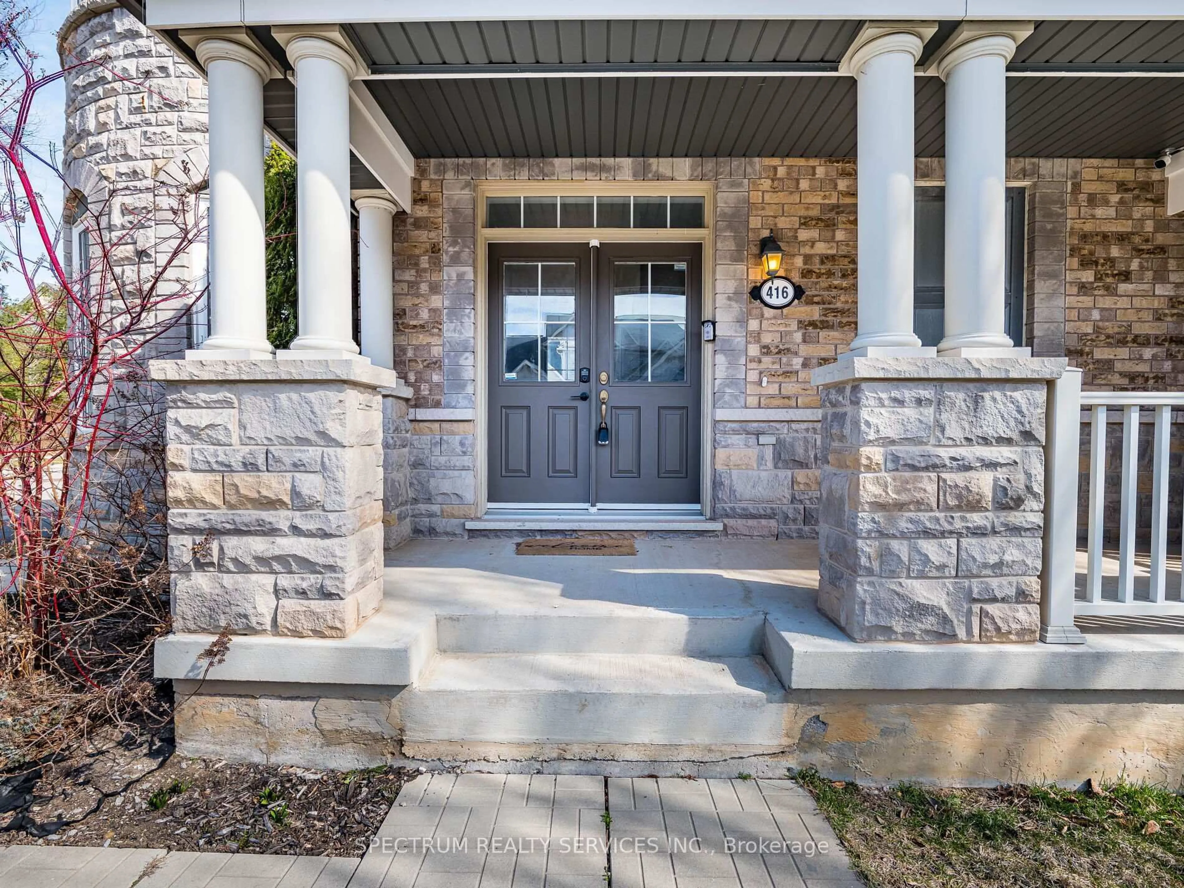 Indoor entryway for 416 Gooch Cres, Milton Ontario L9T 7M1