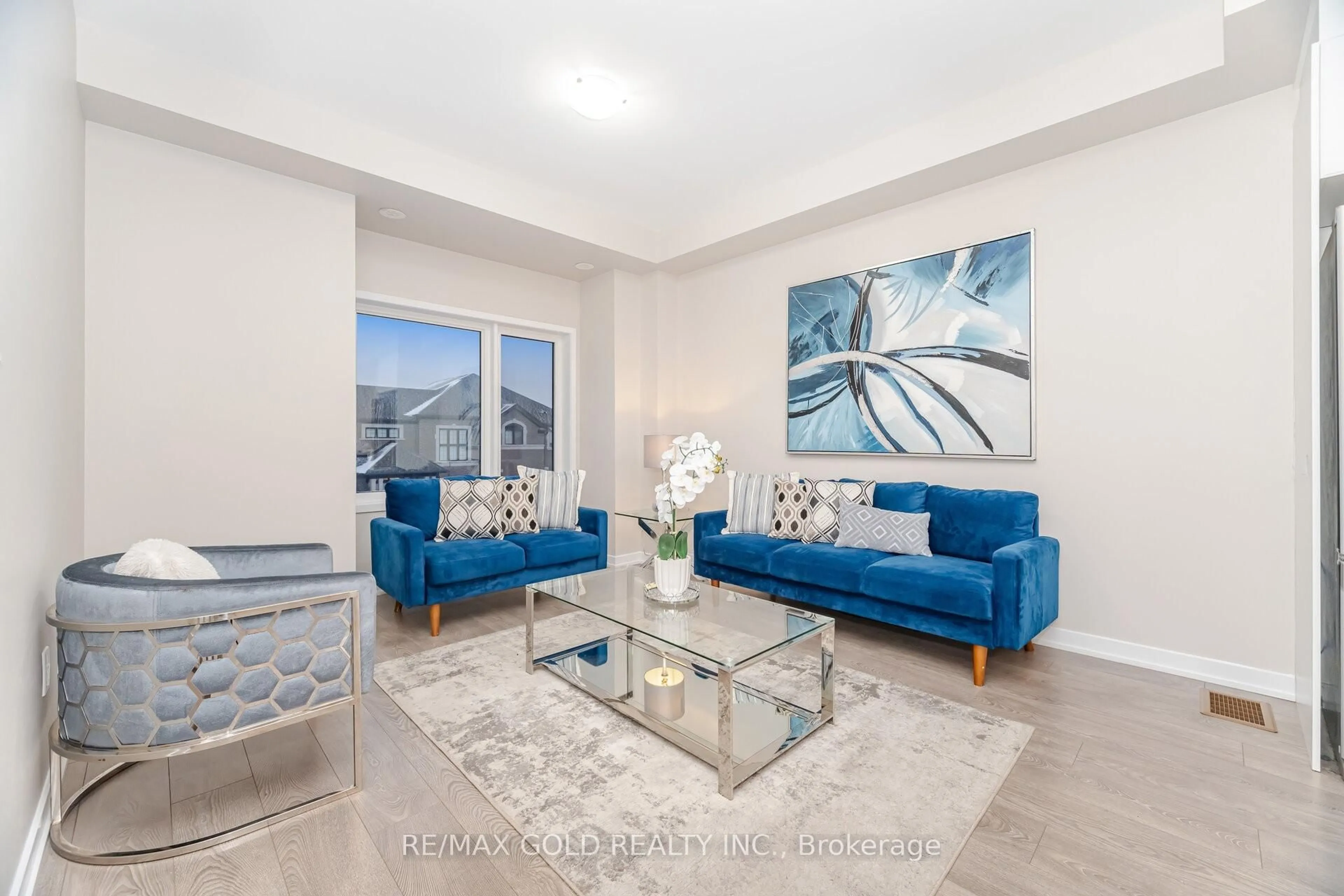 Living room with furniture, unknown for 19 Lambert Lane, Caledon Ontario L7E 4M5