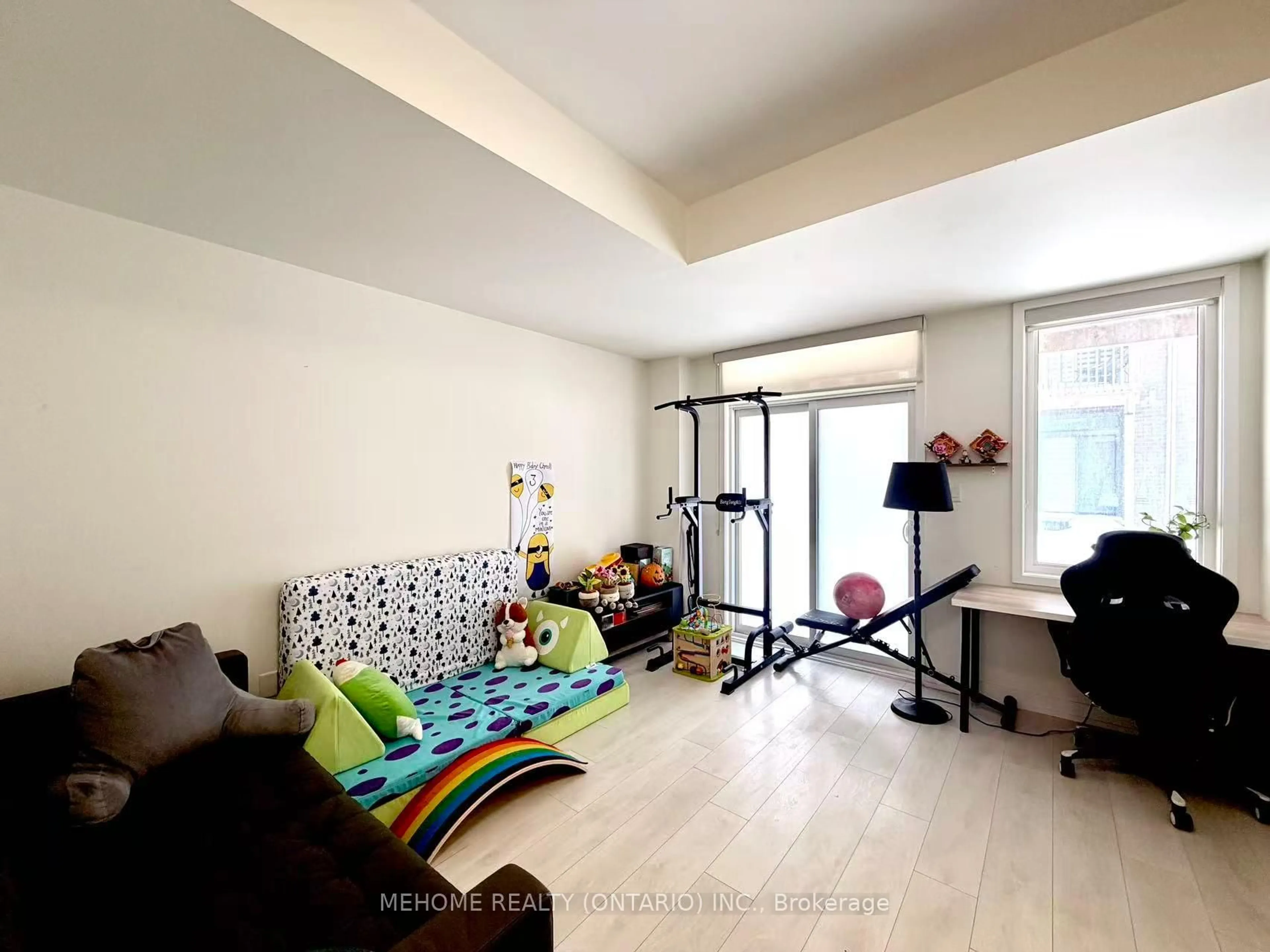 A pic of a room for 196 Huguenot Rd, Oakville Ontario L6H 7C3