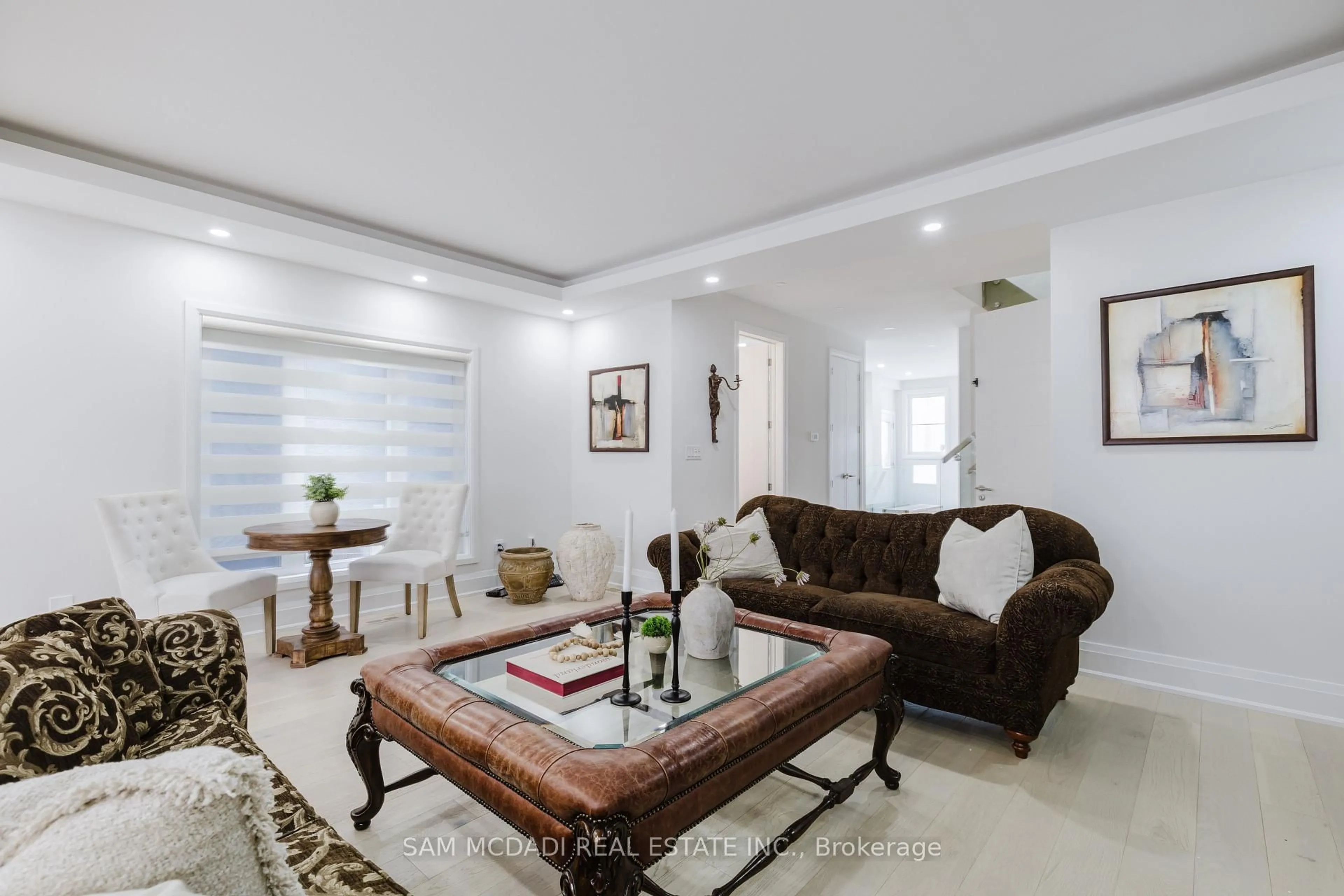 Living room with furniture, unknown for 11A Maple Ave, Mississauga Ontario L5H 2R9