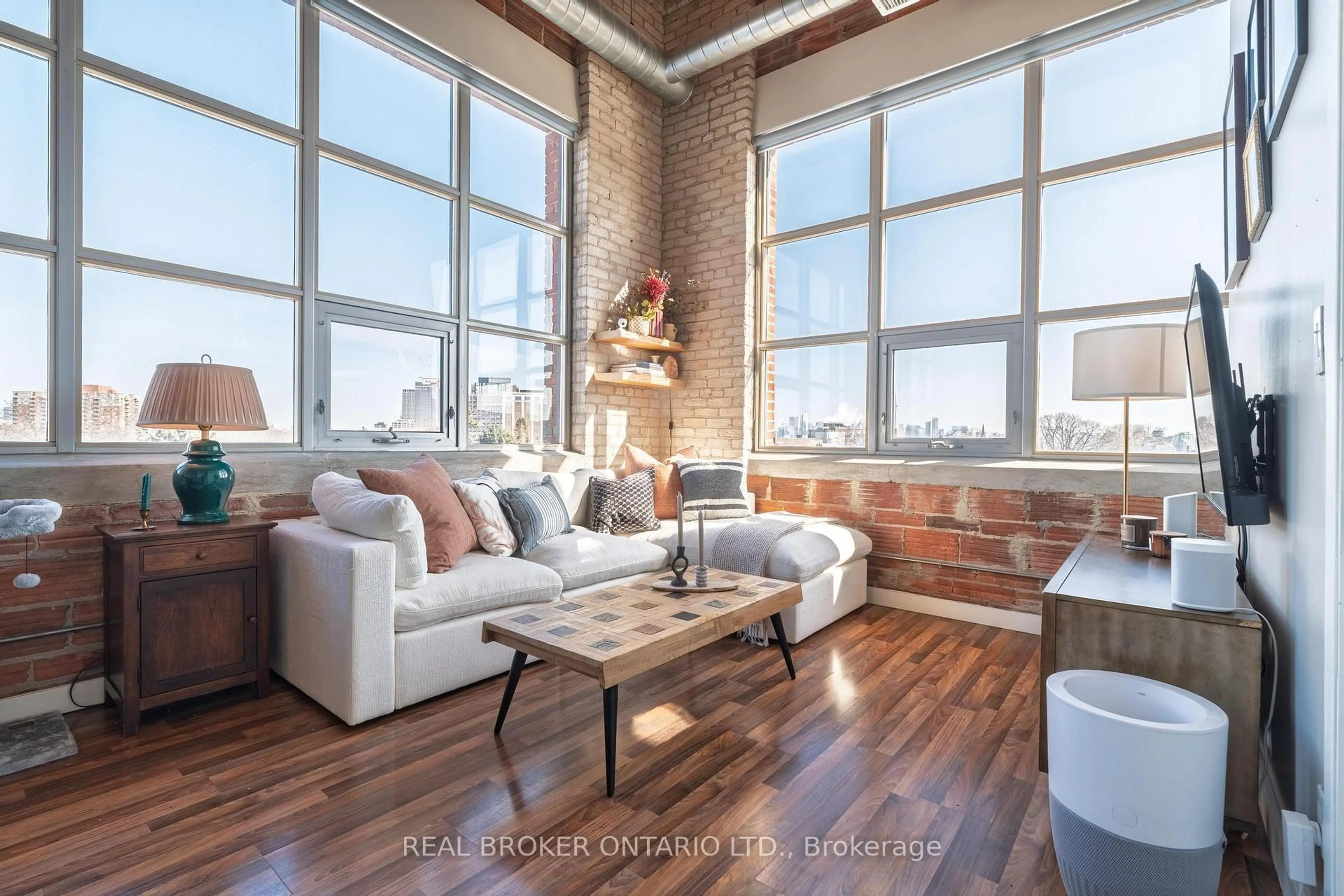 Living room with furniture, unknown for 2154 Dundas St #PH3, Toronto Ontario M6R 1X3