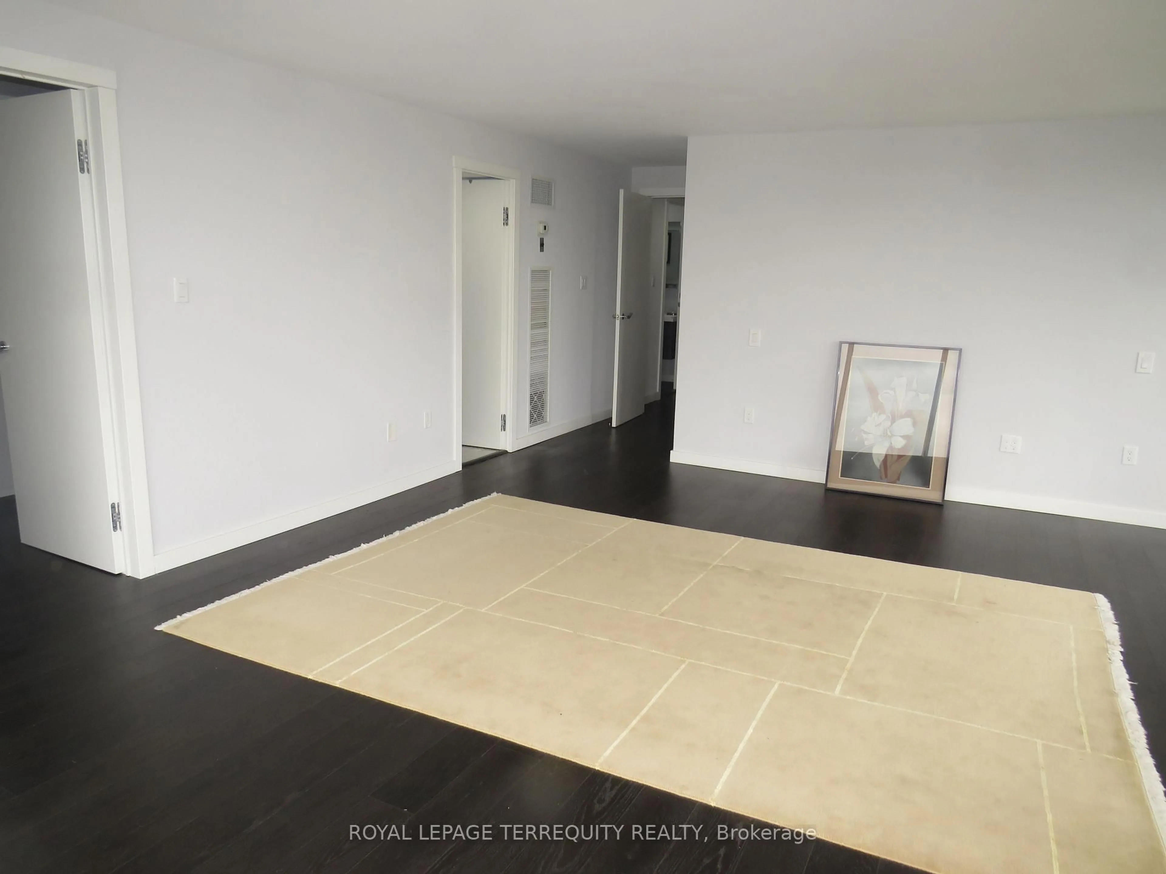 A pic of a room for 2045 Lake Shore Blvd #3305, Toronto Ontario M8V 2Z6