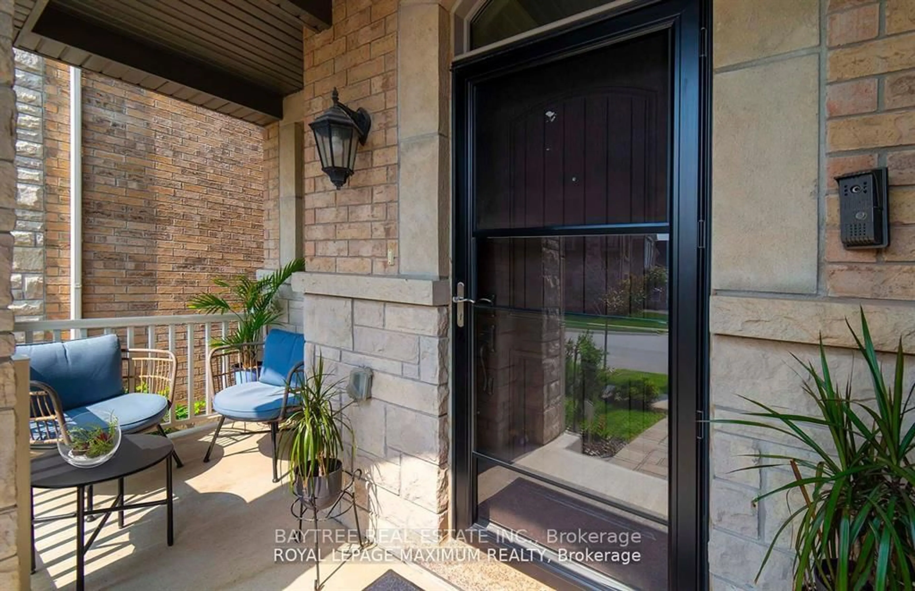 Indoor entryway for 171 Cherryhurst Rd, Oakville Ontario L6M 0W1