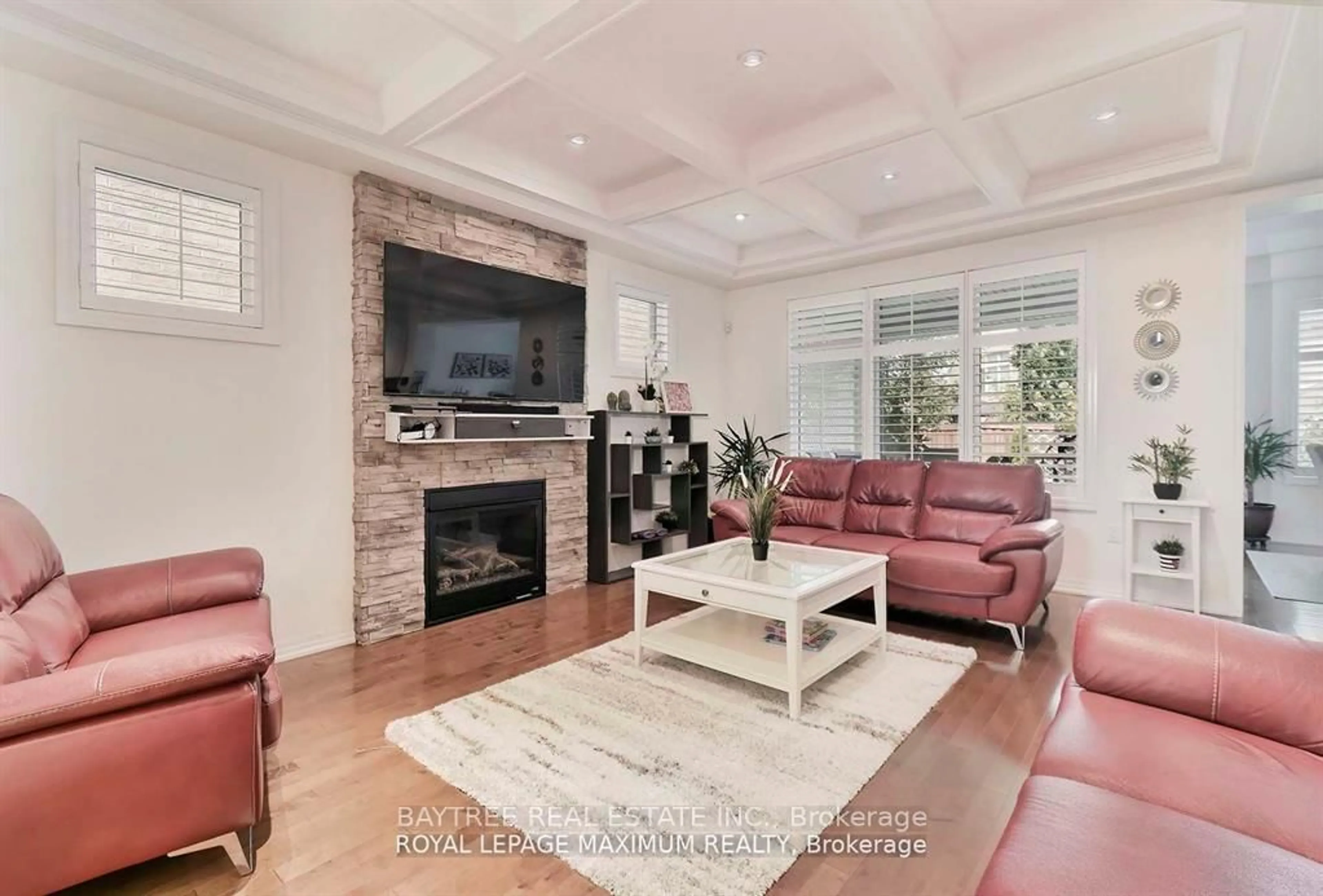 Living room with furniture, unknown for 171 Cherryhurst Rd, Oakville Ontario L6M 0W1