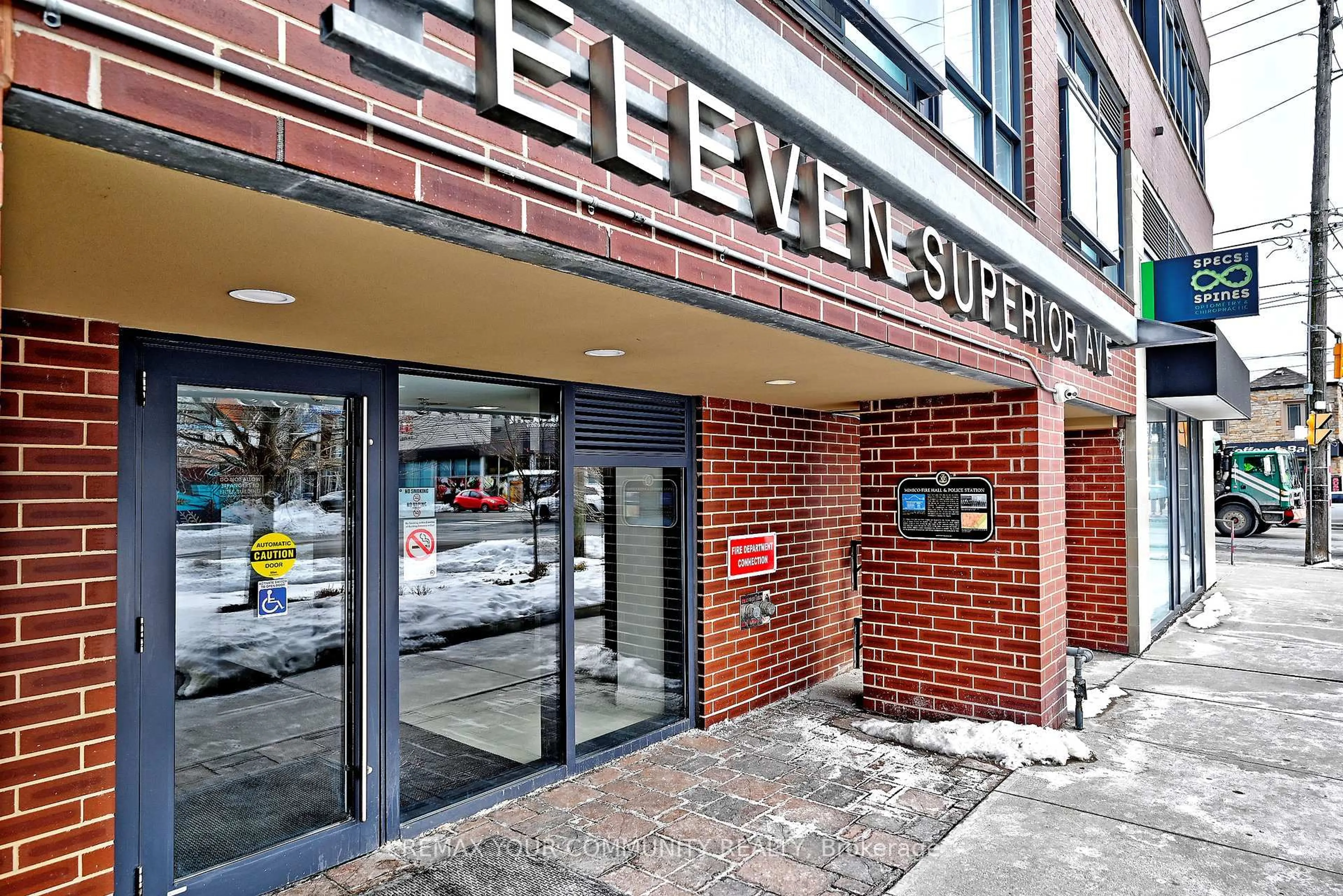 Indoor foyer for 11 Superior Ave #907, Toronto Ontario M8V 0A7