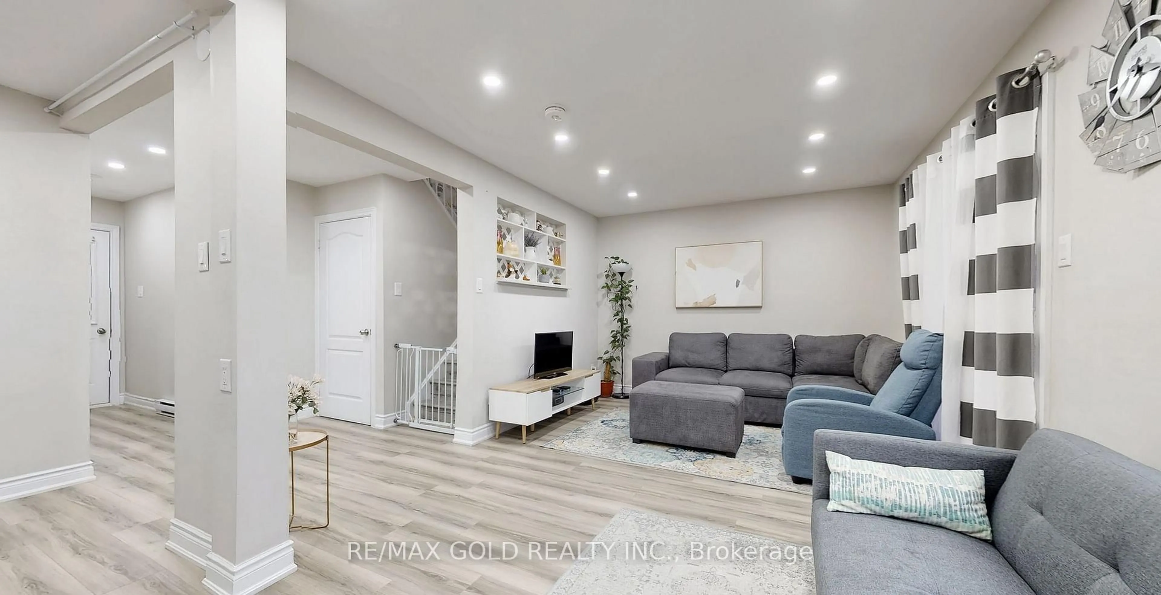 Living room with furniture, unknown for 12 Glencastle Sq, Brampton Ontario L6S 2H8