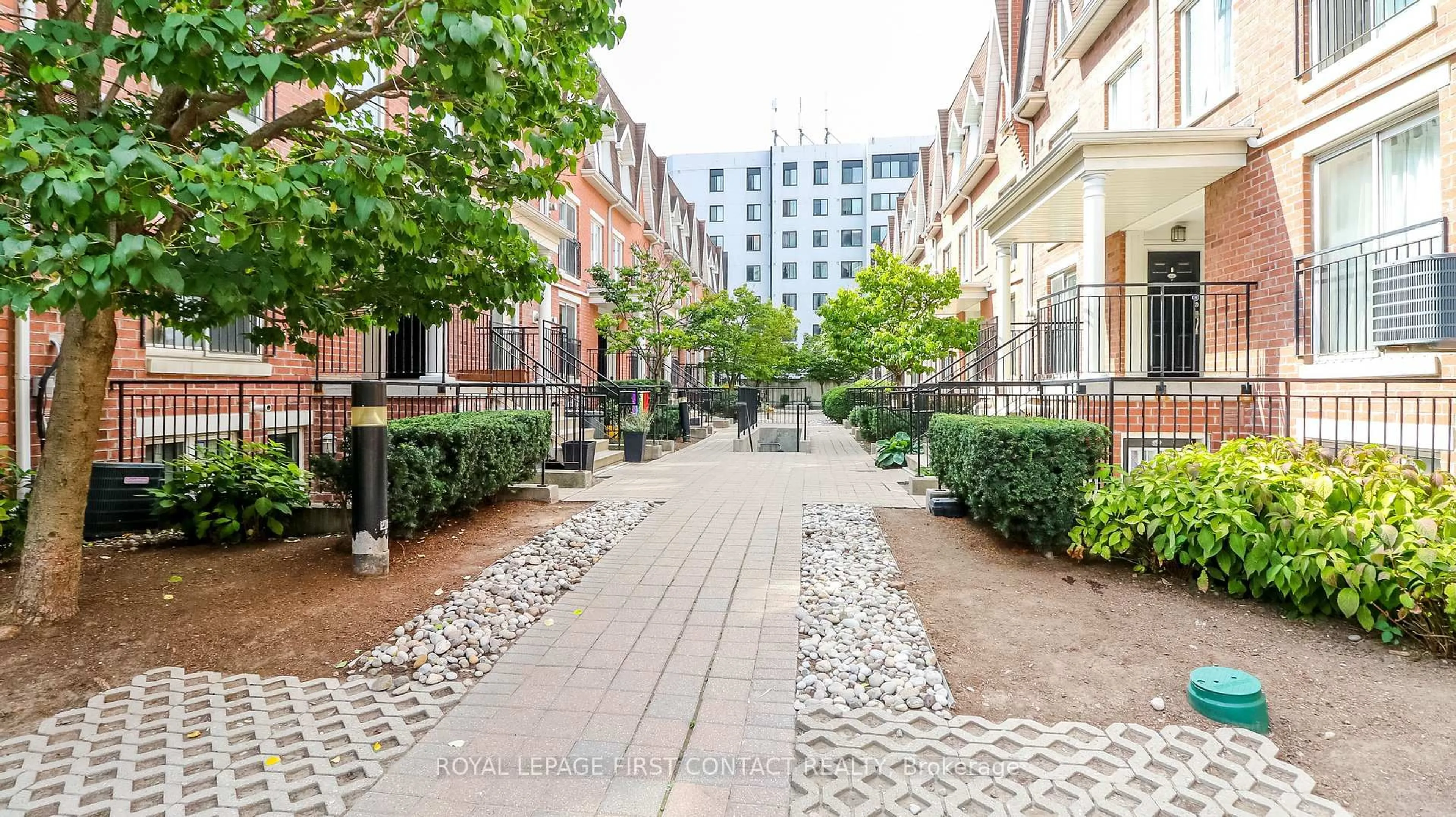 Patio, street for 10 Laidlaw St #719, Toronto Ontario M6K 1X2