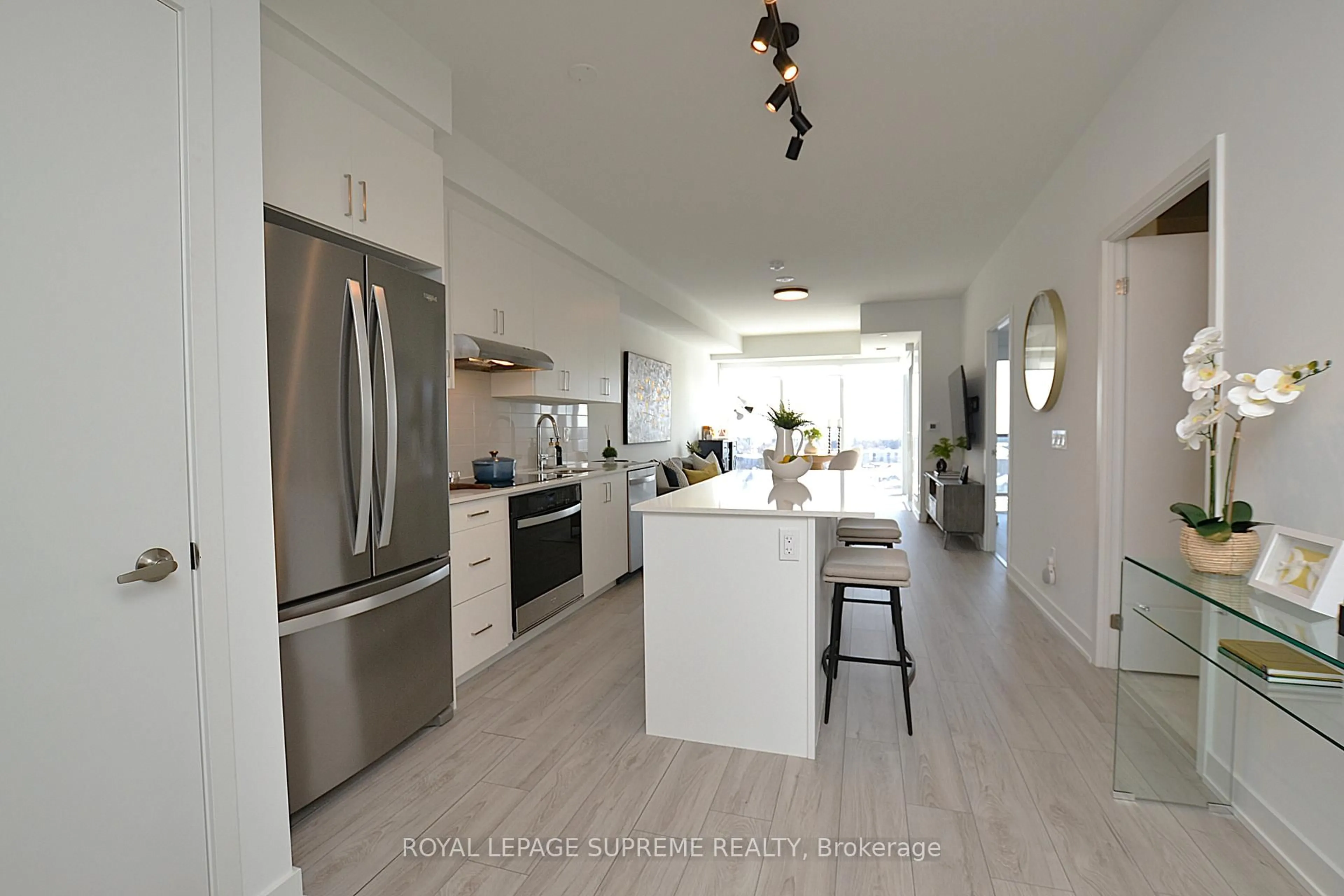 Open concept kitchen, unknown for 1035 Southdown Rd #1108, Mississauga Ontario L5J 0A2