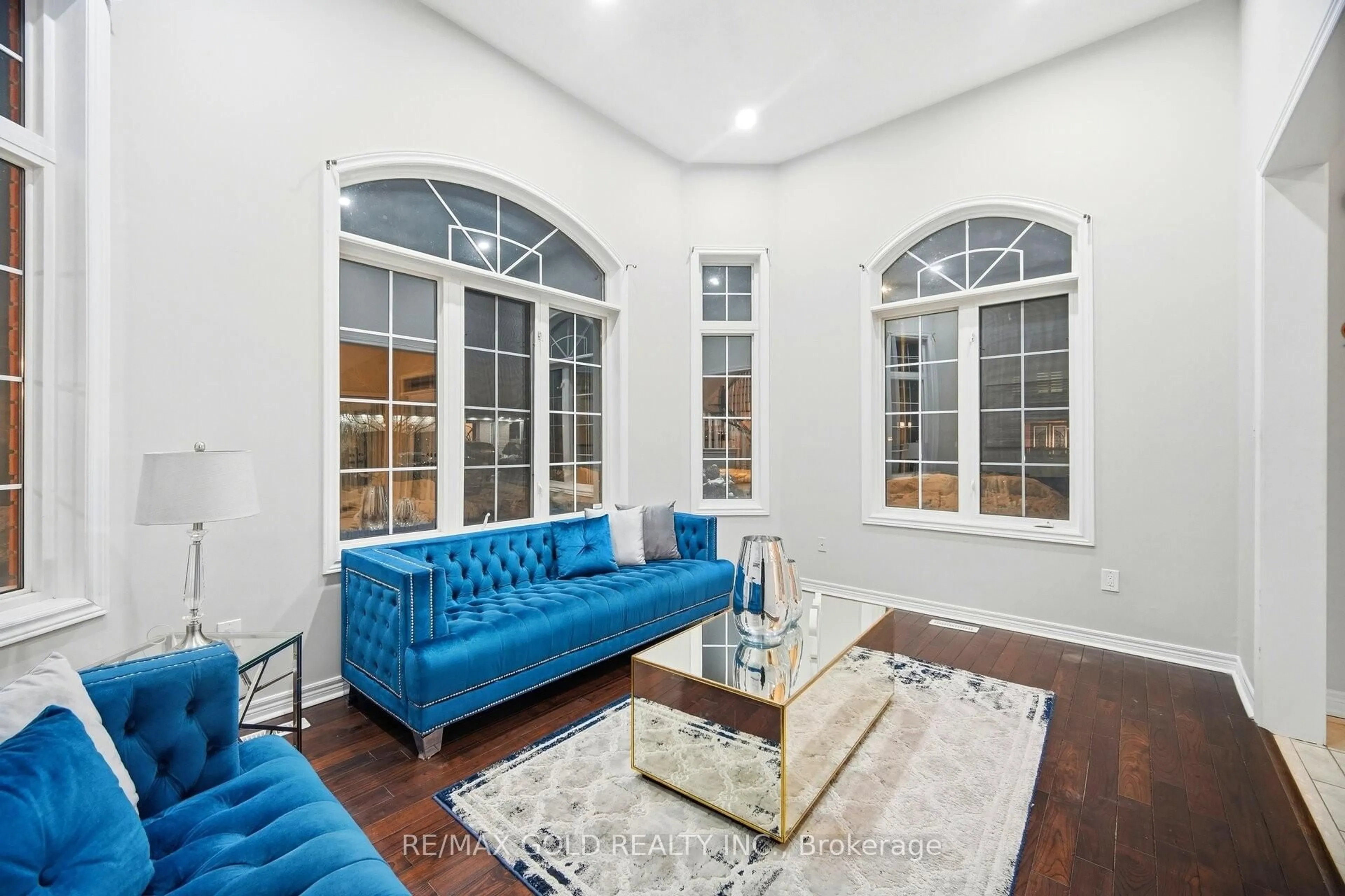 Living room with furniture, unknown for 26 Gorevale Dr, Brampton Ontario L6P 1N9