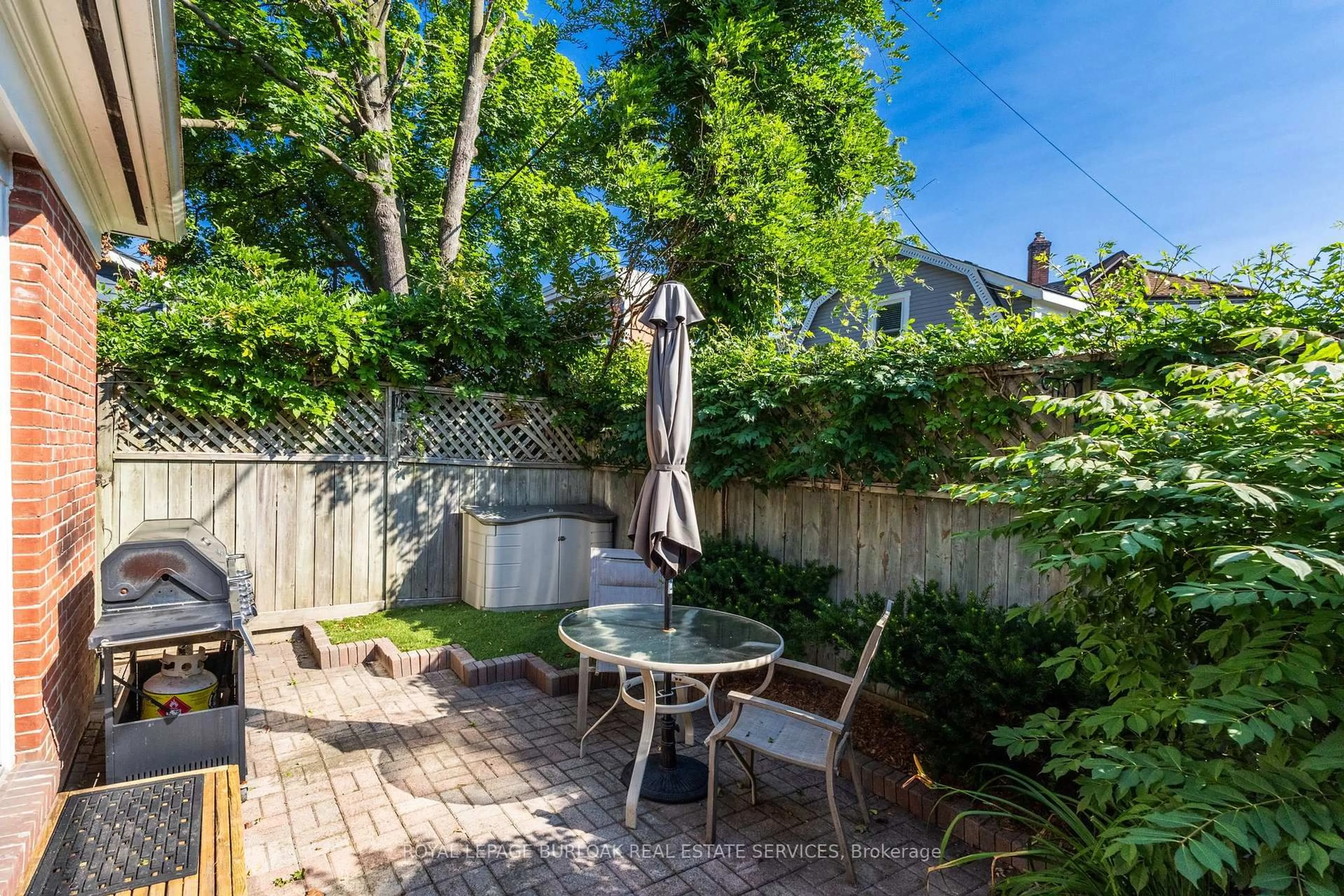 Patio, street for 479 Blathwayte Lane, Burlington Ontario L7S 1Y4