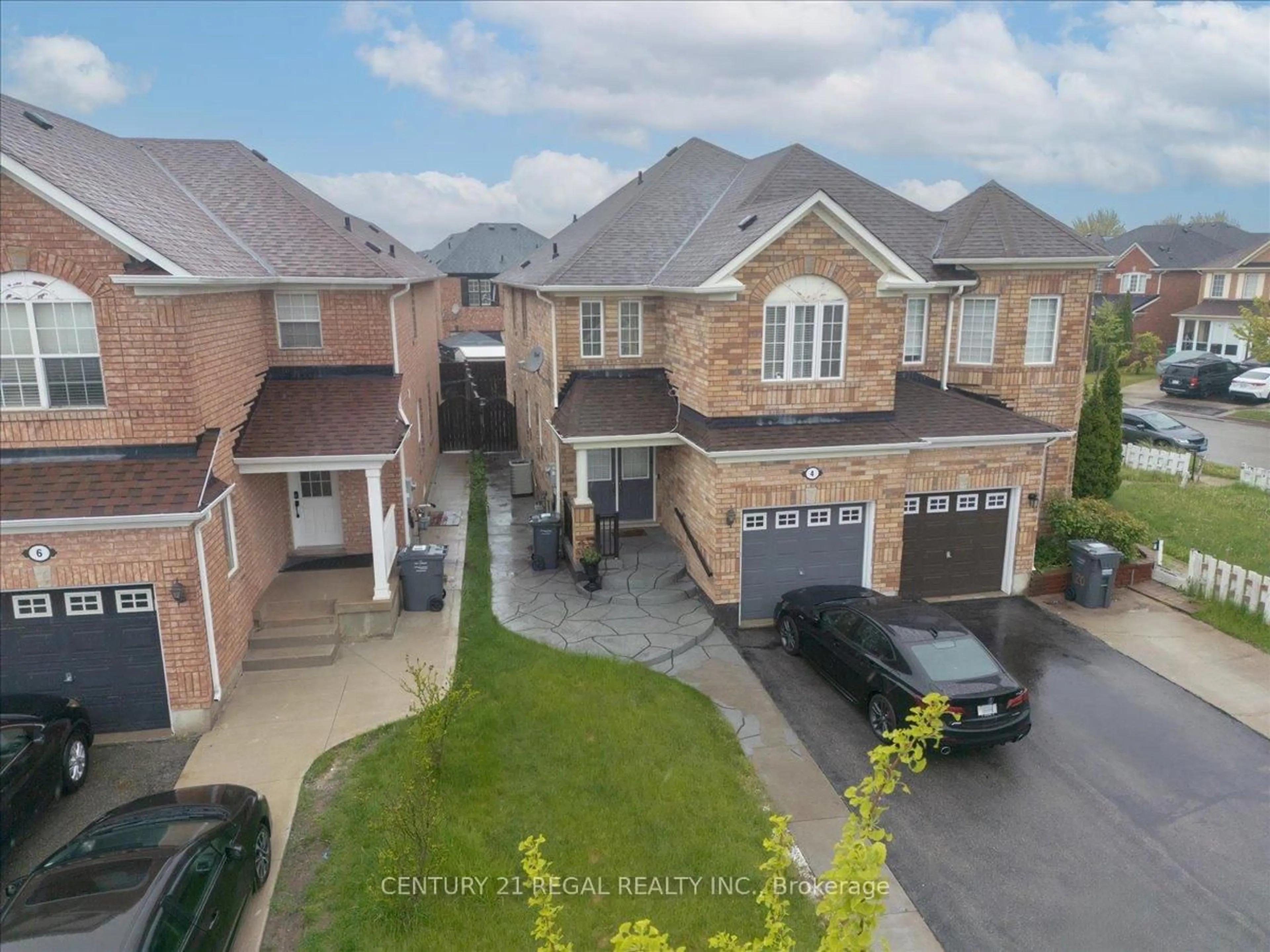 A pic from outside/outdoor area/front of a property/back of a property/a pic from drone, street for 4 Parisian Rd, Brampton Ontario L6P 2S8