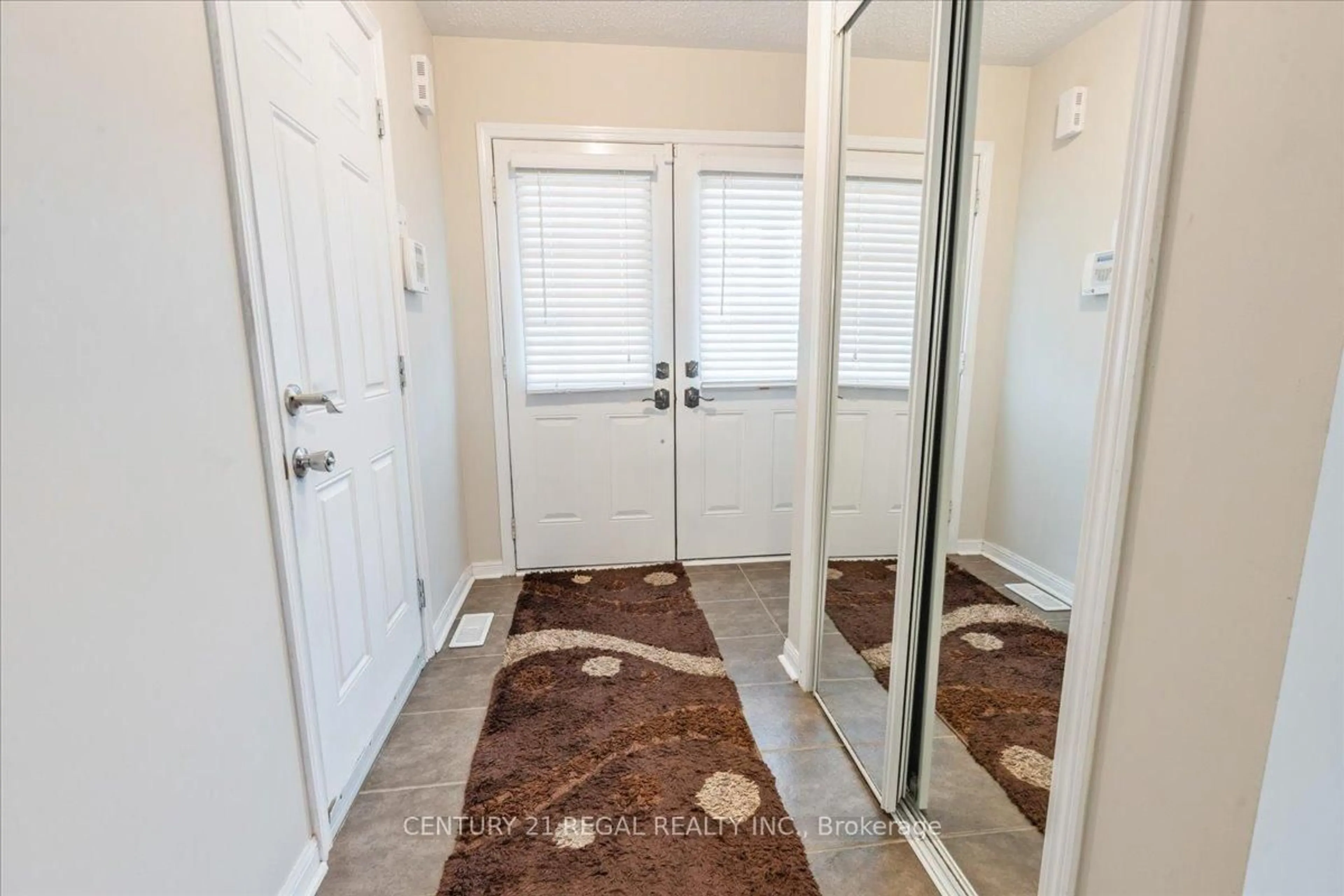 Indoor entryway for 4 Parisian Rd, Brampton Ontario L6P 2S8