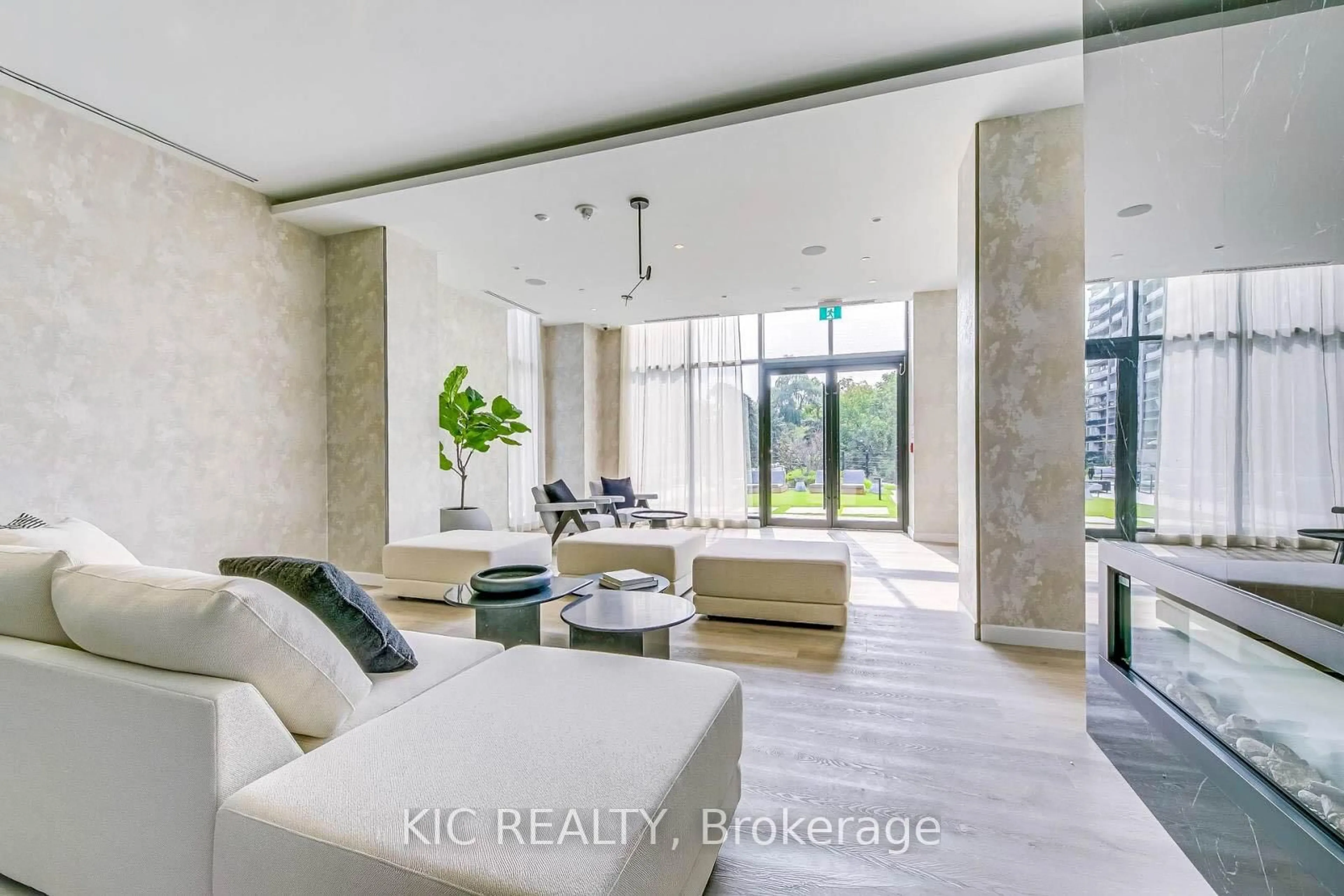 Unknown for 86 Dundas St. St #323, Mississauga Ontario L5A 0B1