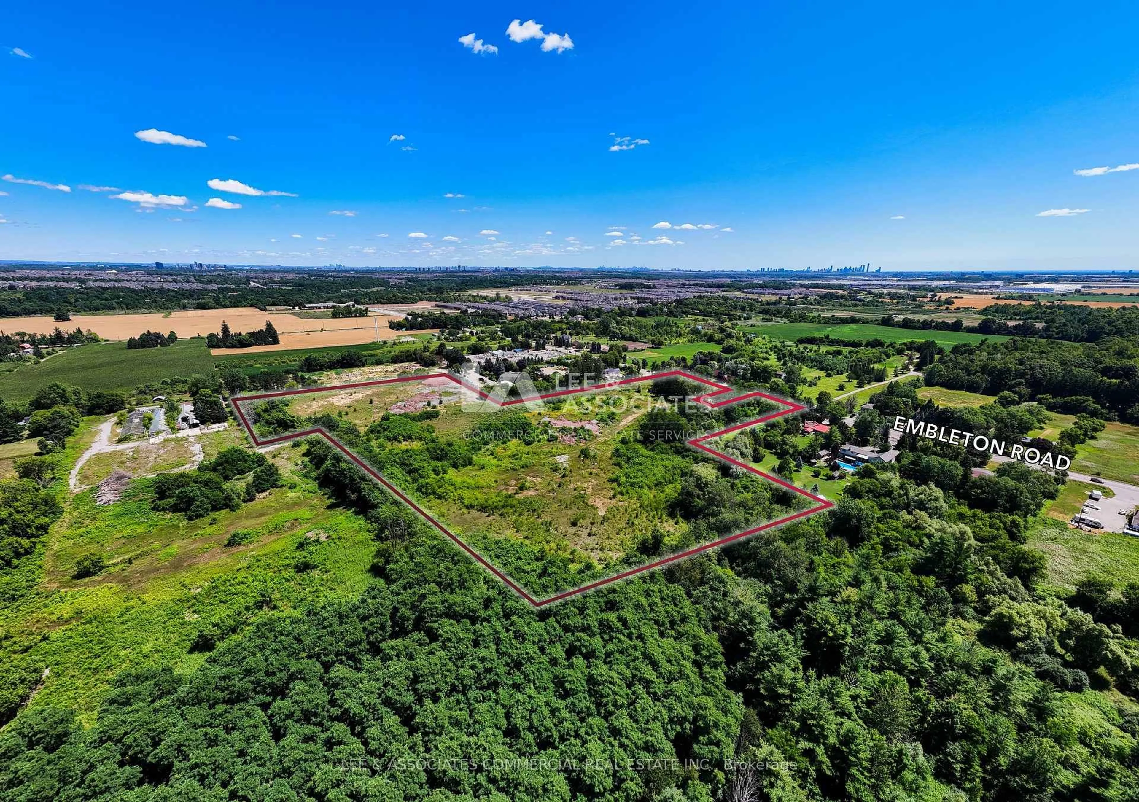 A pic from outside/outdoor area/front of a property/back of a property/a pic from drone, forest/trees view for 2696 Embleton Rd, Brampton Ontario L6X 0E2