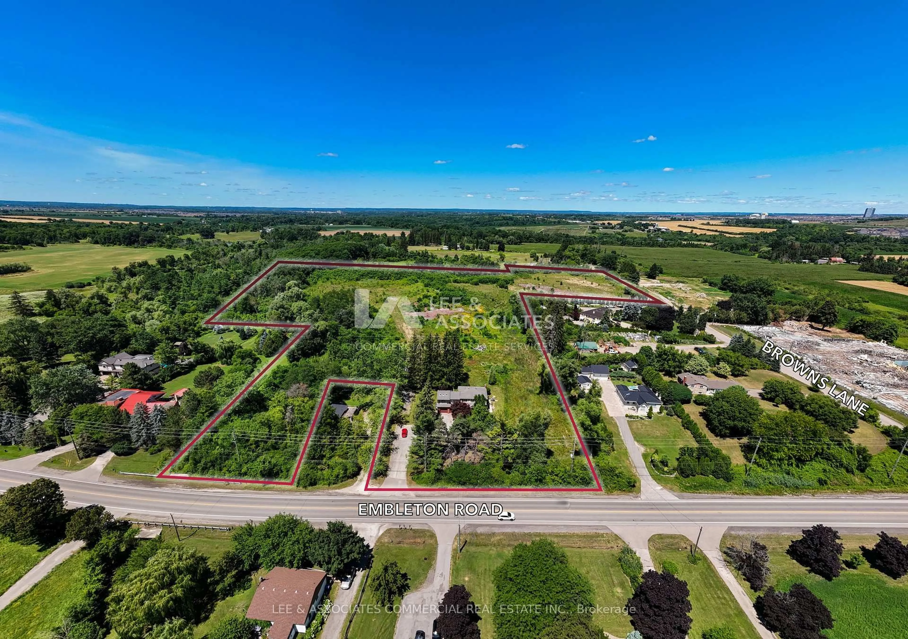 A pic from outside/outdoor area/front of a property/back of a property/a pic from drone, street for 2696 Embleton Rd, Brampton Ontario L6X 0E2