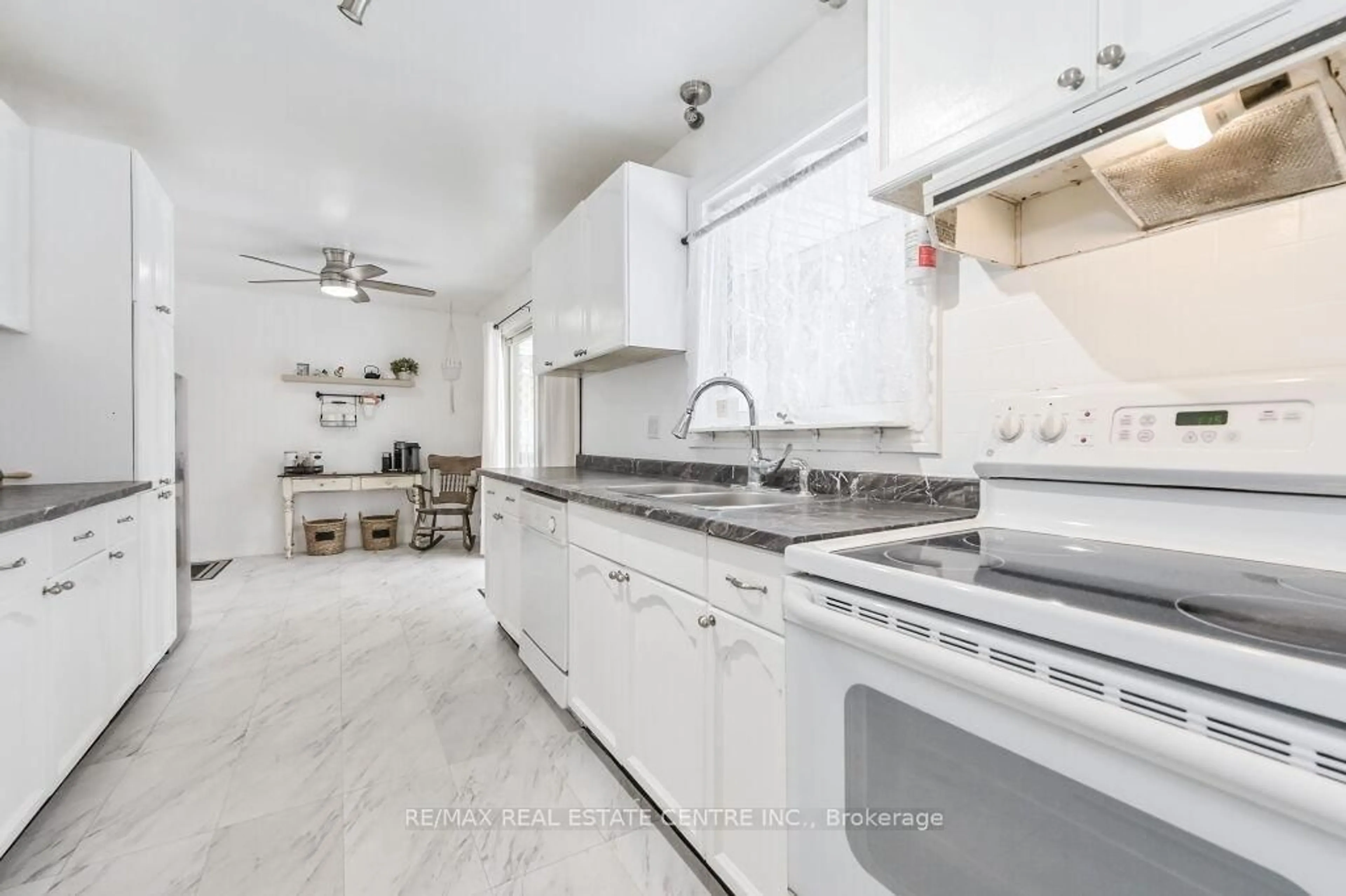 Unknown for 18 Townline, Orangeville Ontario L9W 3H3