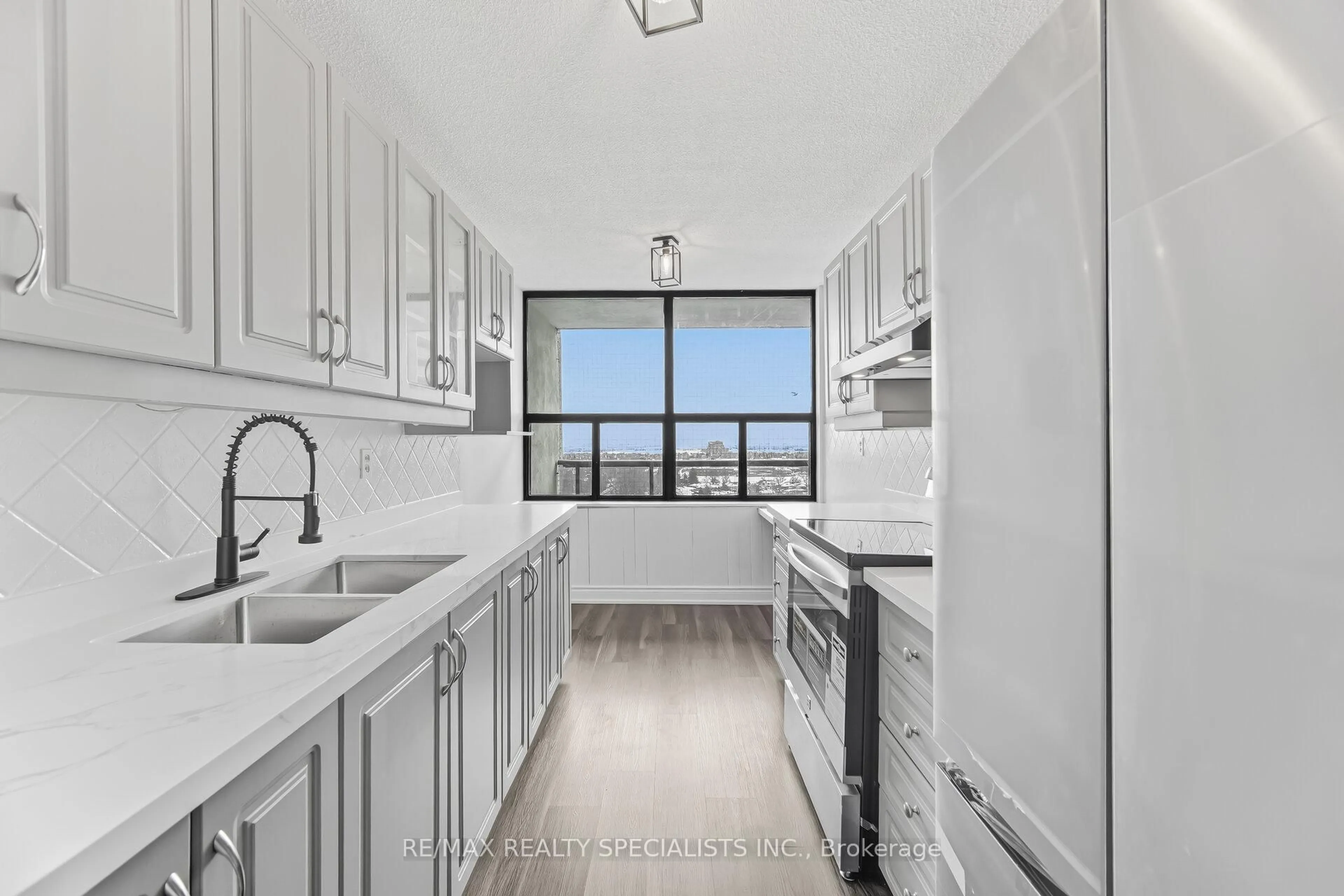 Unknown for 21 KNIGHTSBRIDGE Rd #1507, Brampton Ontario L6T 3Y1