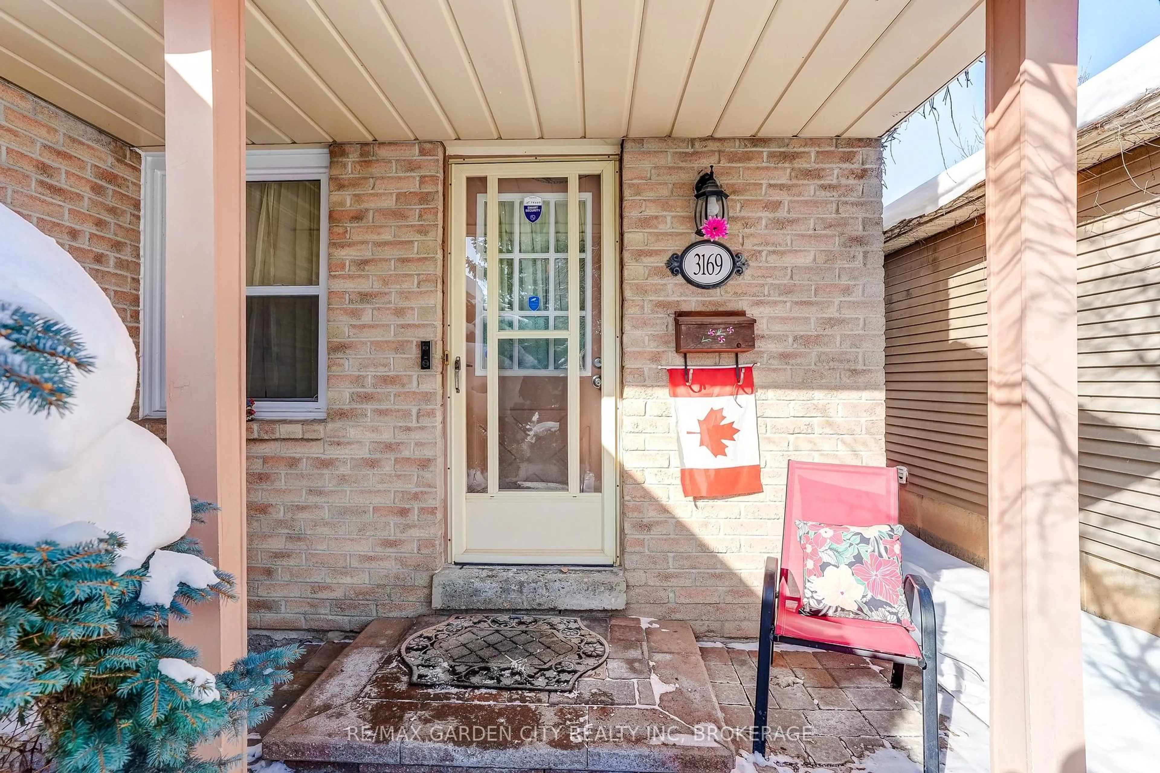 Unknown for 3169 Bartholomew Cres, Mississauga Ontario L5N 3K9