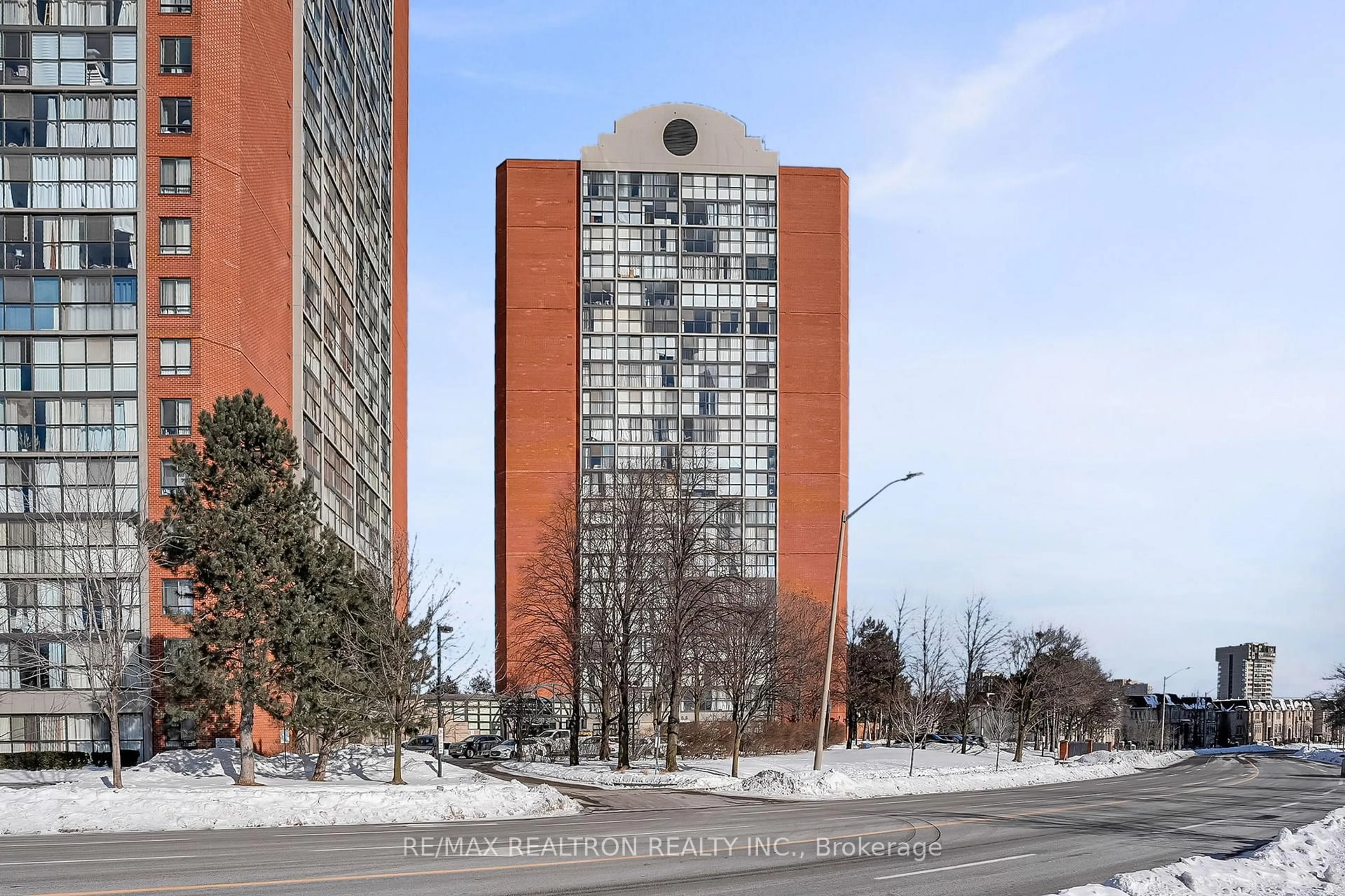 Indoor foyer for 4185 Shipp Dr #1713, Mississauga Ontario L4Z 2Y8