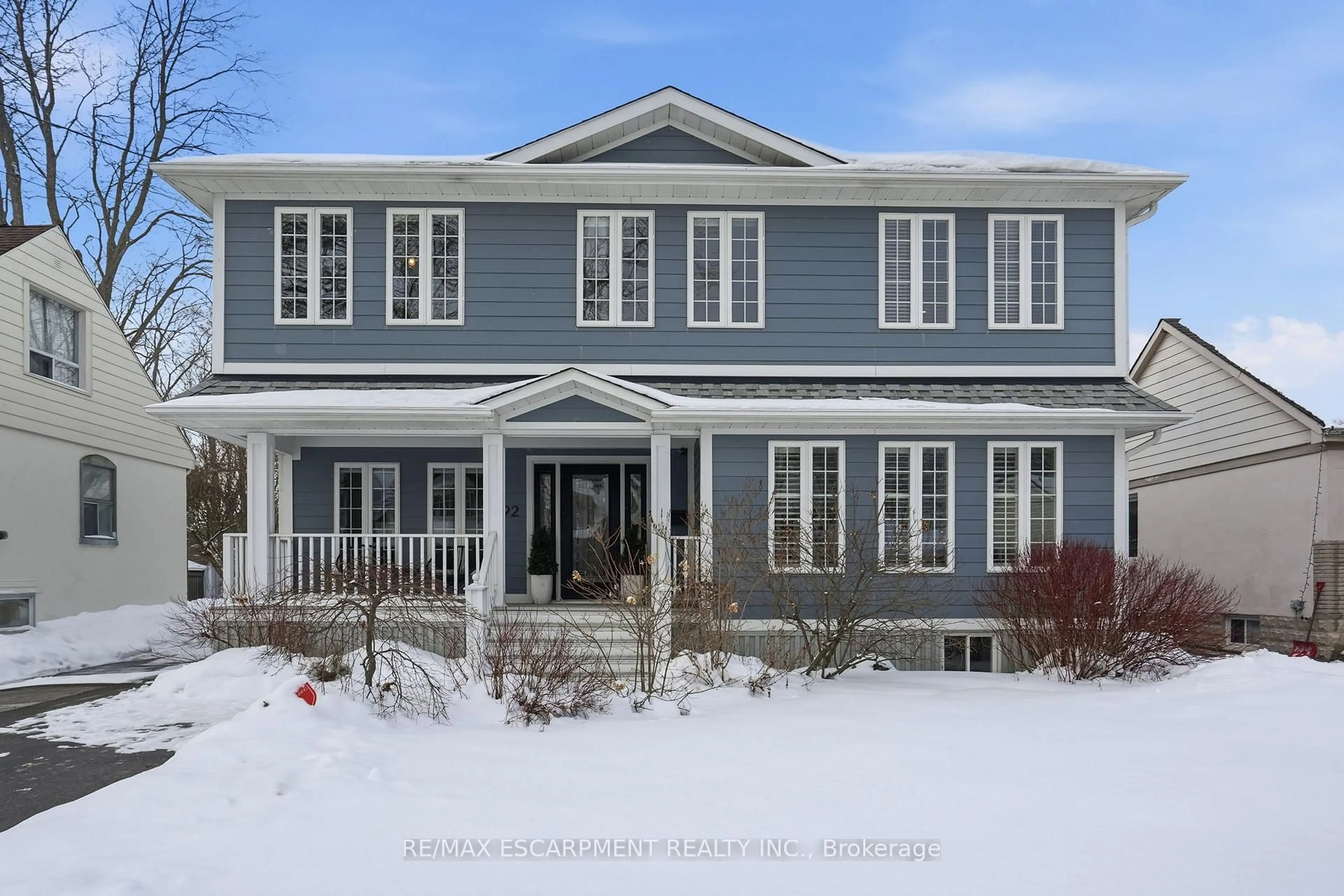 Home with vinyl exterior material, street for 92 Wanita Rd, Mississauga Ontario L5G 1B8