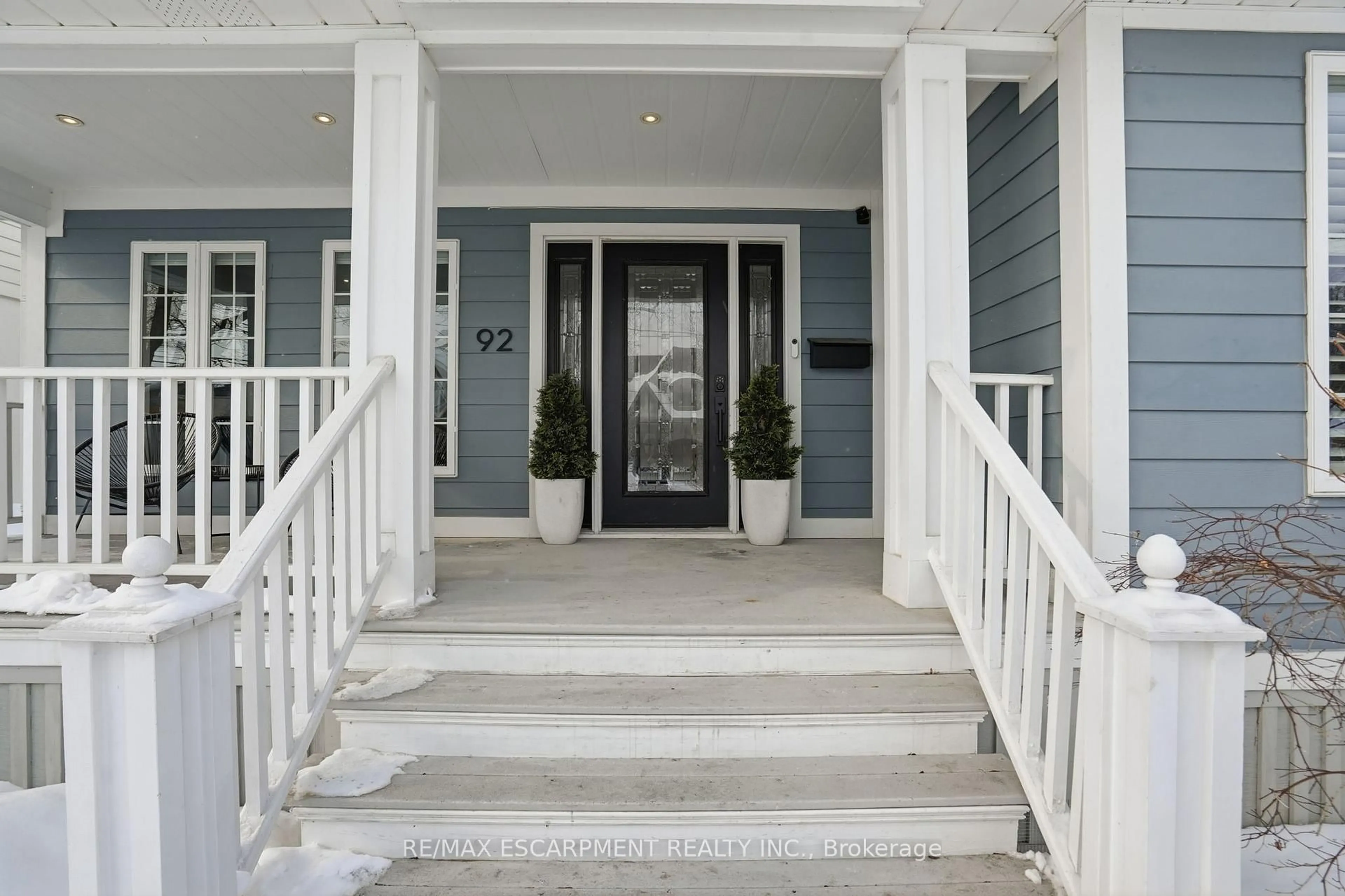 Indoor entryway for 92 Wanita Rd, Mississauga Ontario L5G 1B8