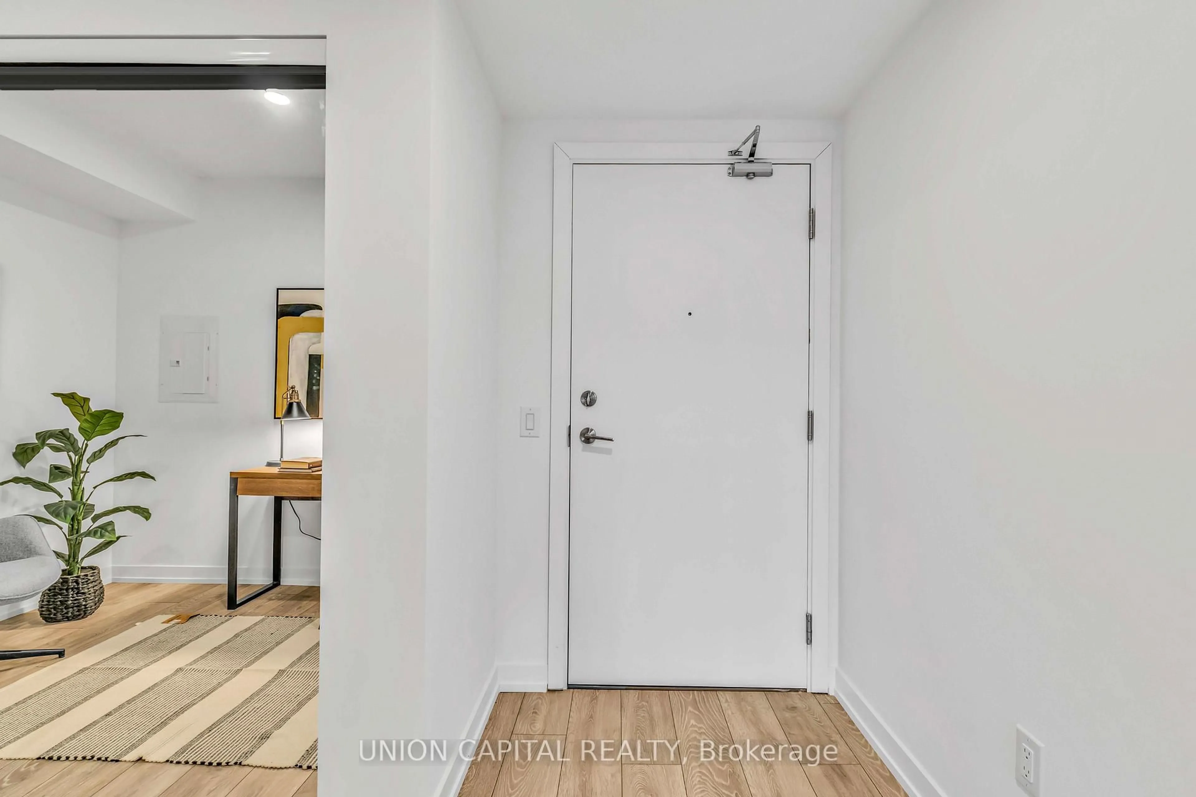 Indoor entryway for 1100 Sheppard Ave #603, Toronto Ontario M3K 0E4