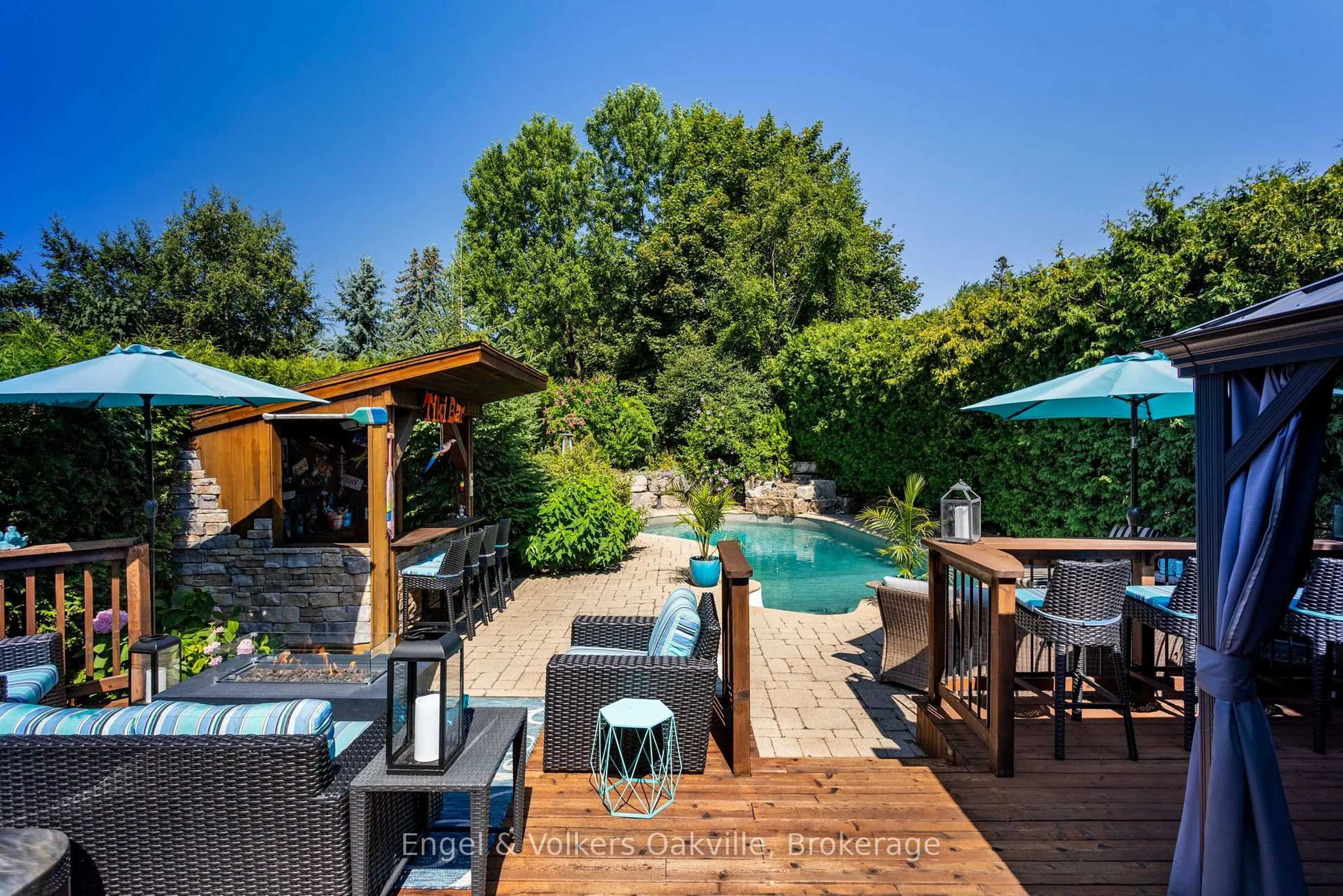 Patio, water/lake/river/ocean view for 1181 Grange Rd, Oakville Ontario L6H 1P8