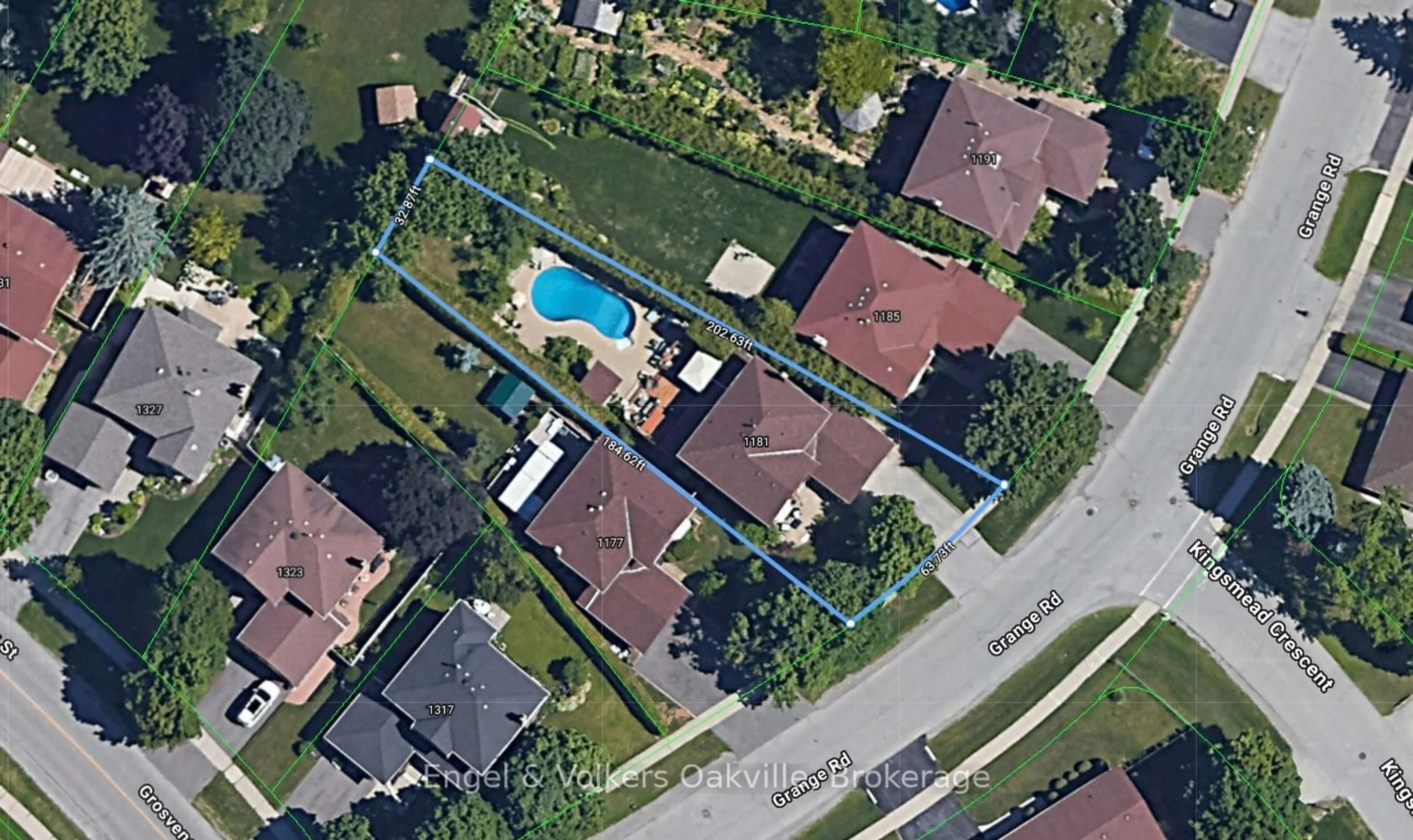 A pic from outside/outdoor area/front of a property/back of a property/a pic from drone, street for 1181 Grange Rd, Oakville Ontario L6H 1P8