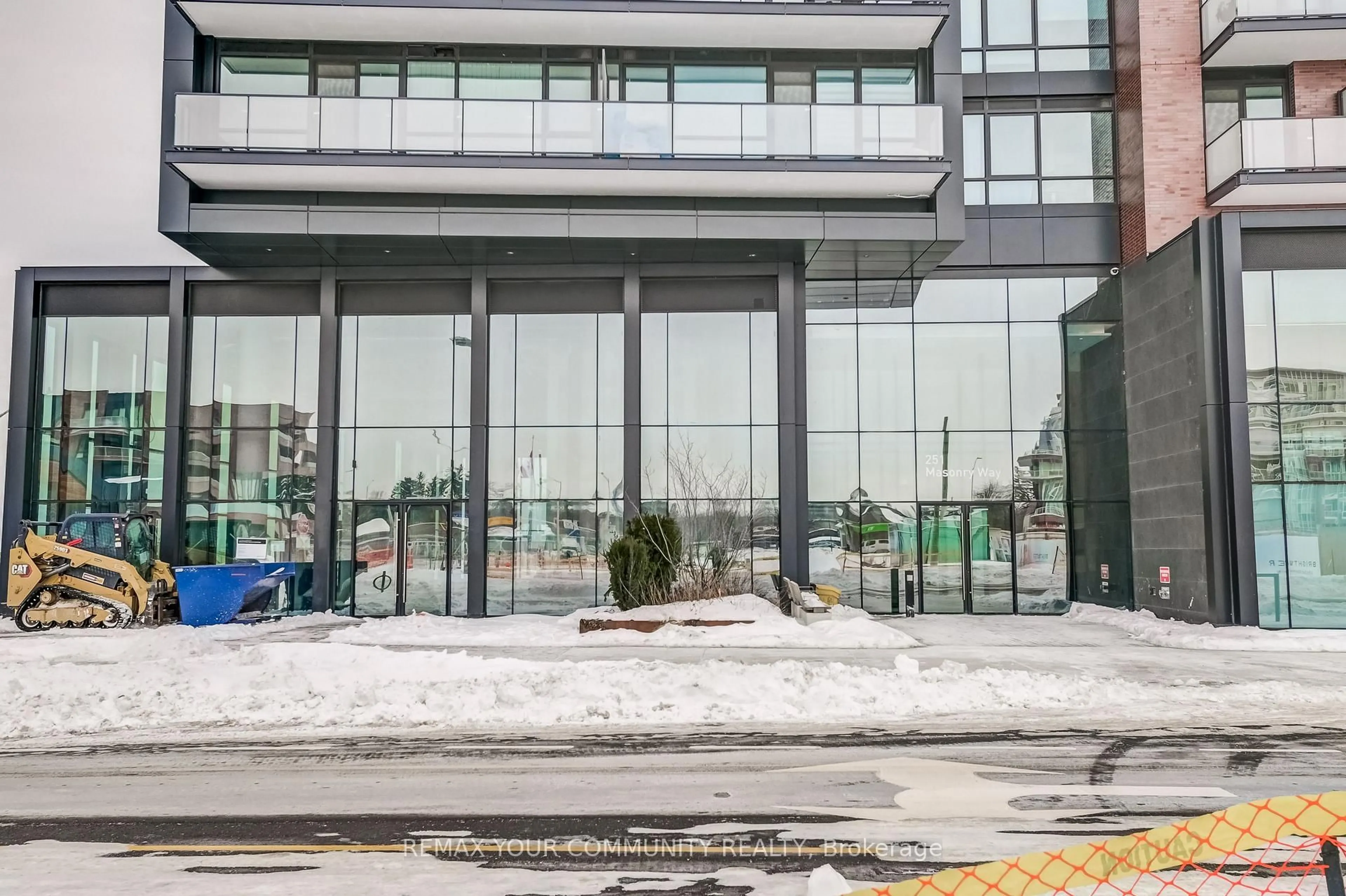 Indoor foyer for 251 Masonry Way #612, Mississauga Ontario L5H 0B3