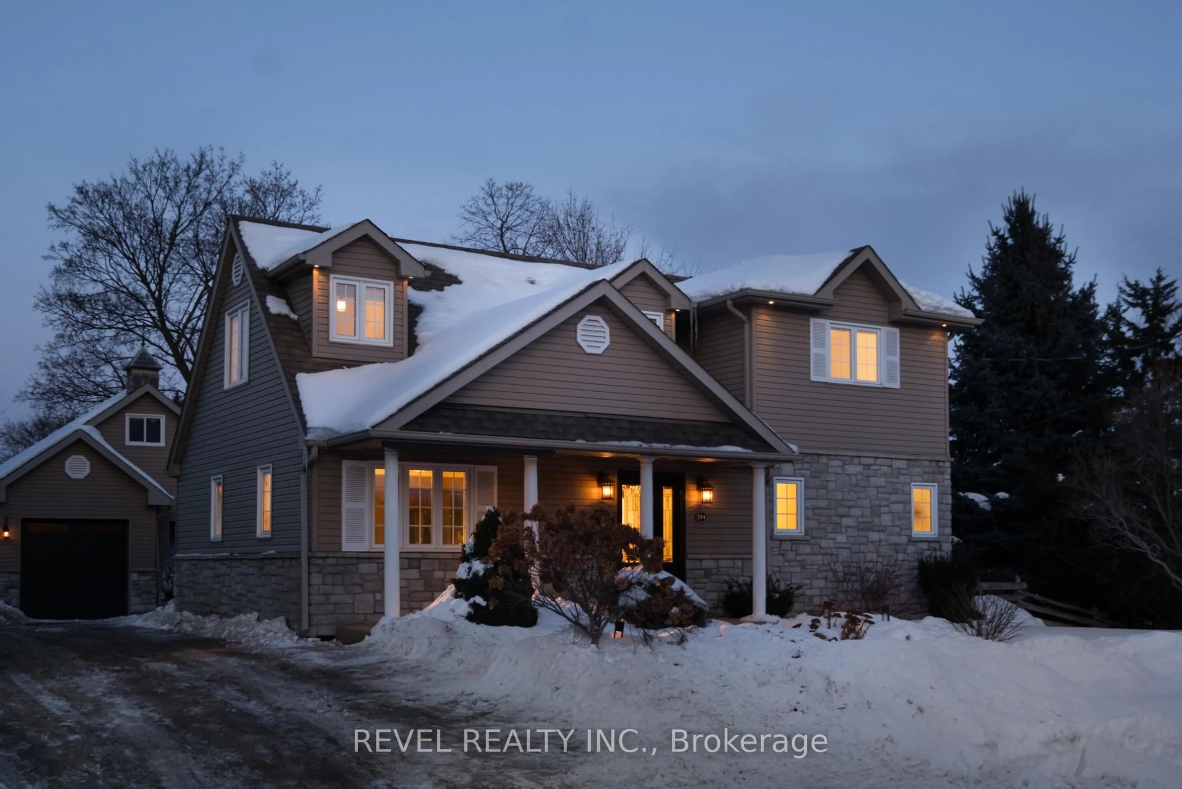 Unknown for 104 Charles St, Halton Hills Ontario L7G 2M9