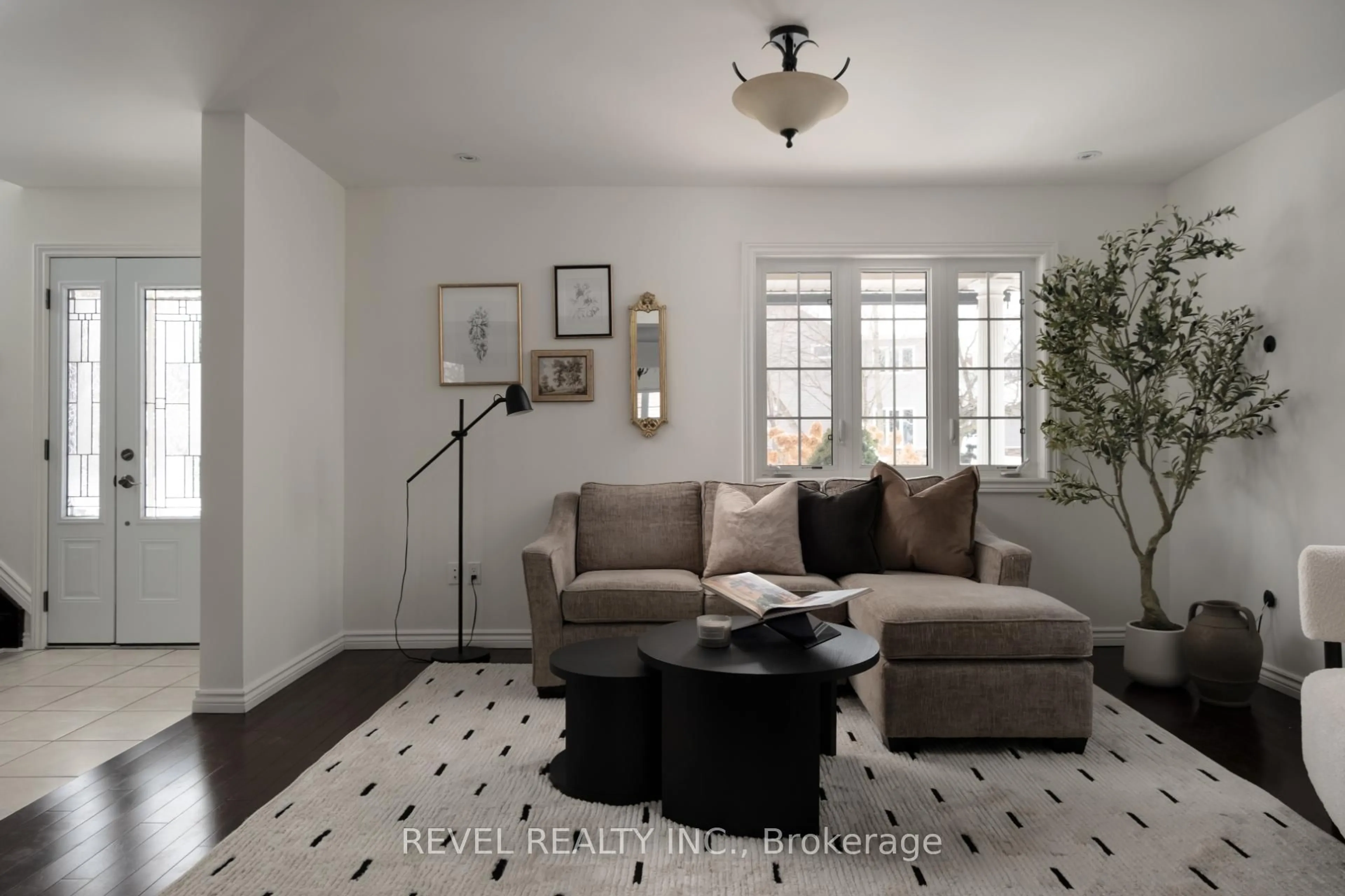 Living room with furniture, unknown for 104 Charles St, Halton Hills Ontario L7G 2M9