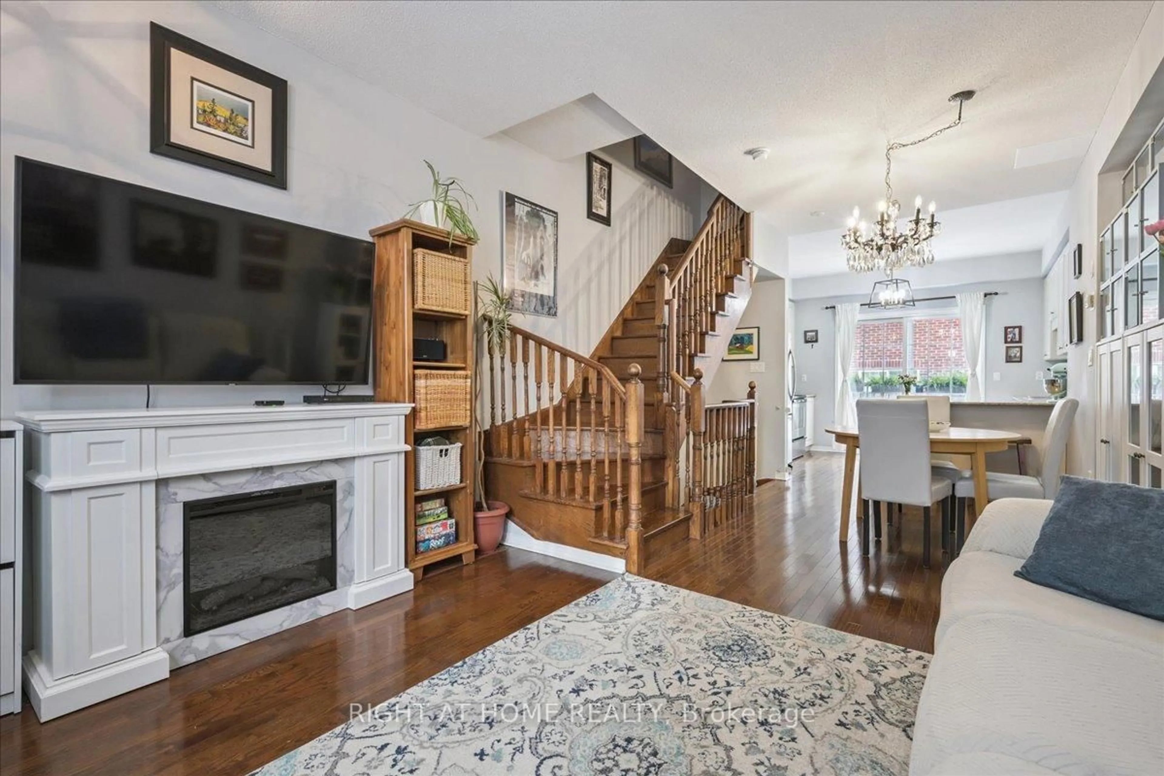 Unknown for 101 The Queensway Ave #TH 2, Toronto Ontario M8Z 0H1