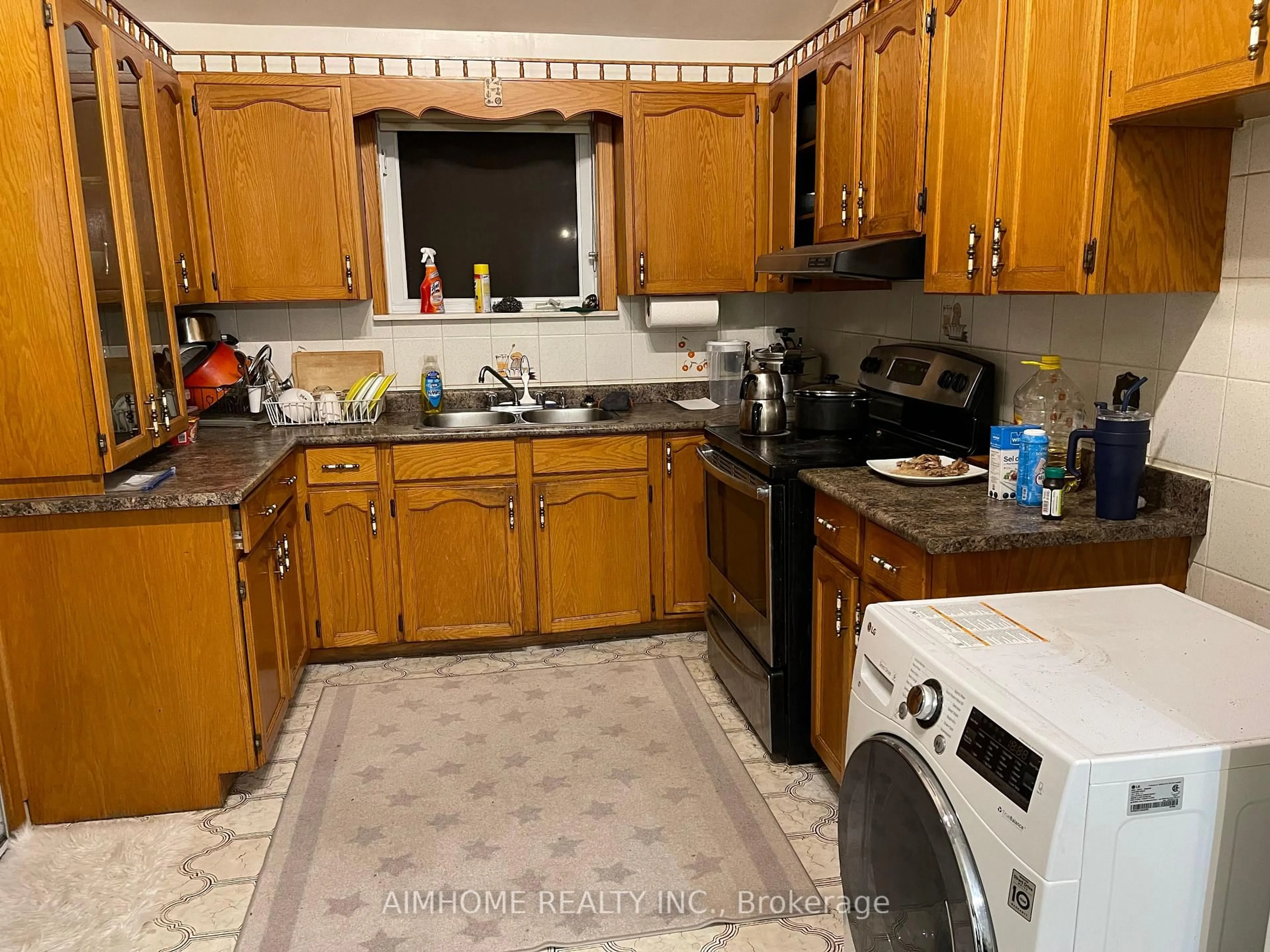 Standard kitchen, unknown for 170 Gracefield Ave, Toronto Ontario M6L 1L5