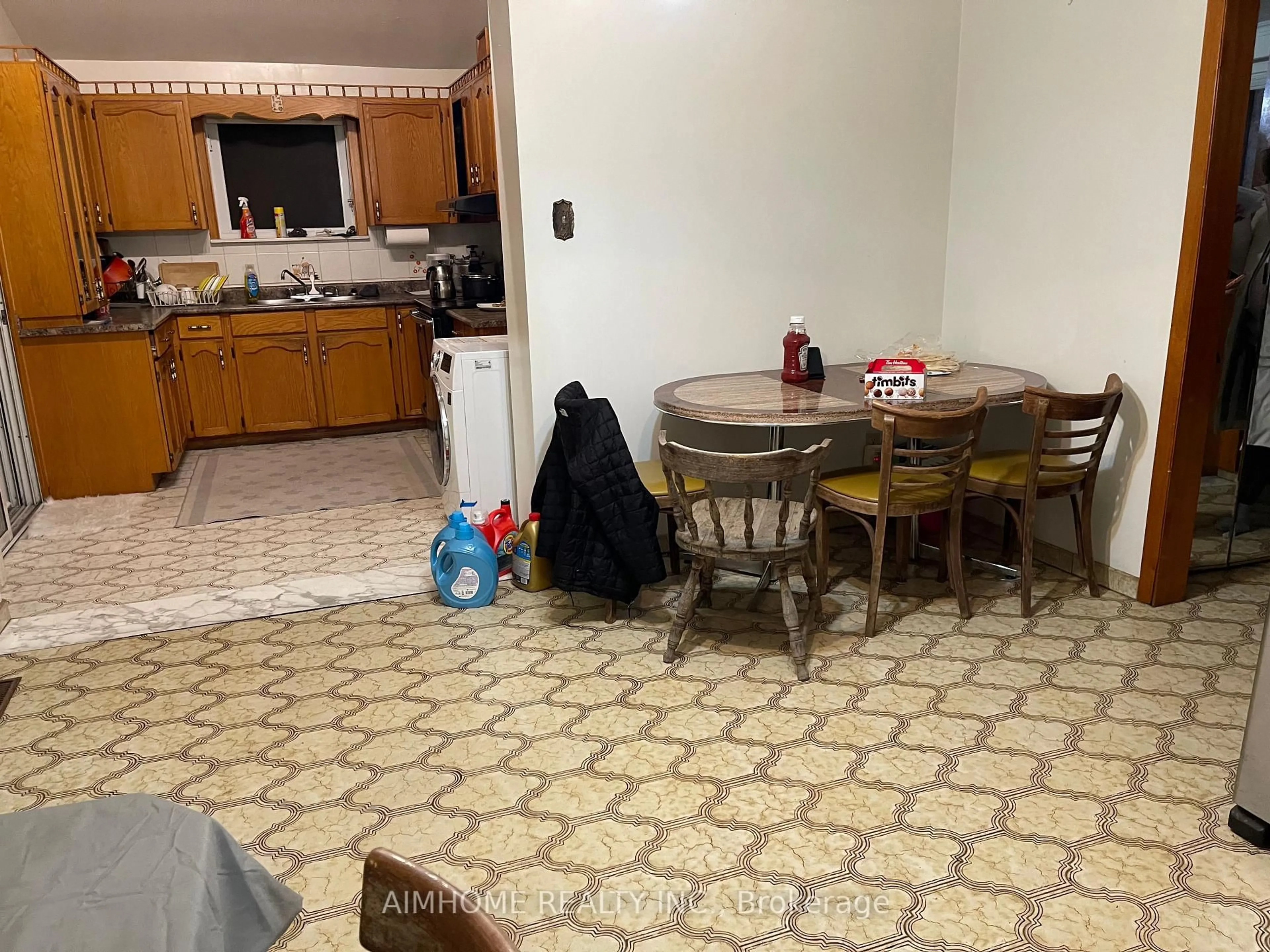 A pic of a room for 170 Gracefield Ave, Toronto Ontario M6L 1L5