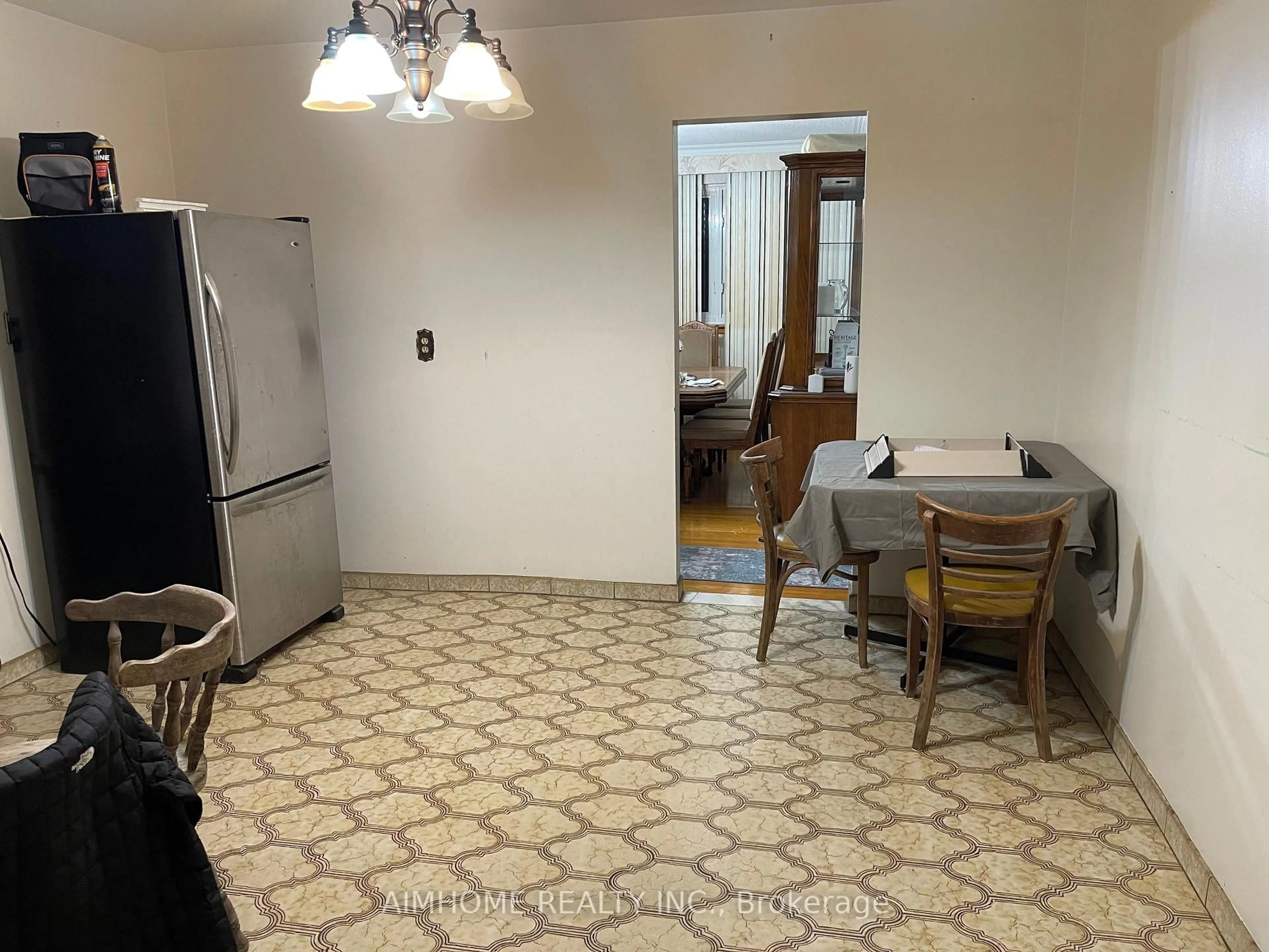 A pic of a room for 170 Gracefield Ave, Toronto Ontario M6L 1L5