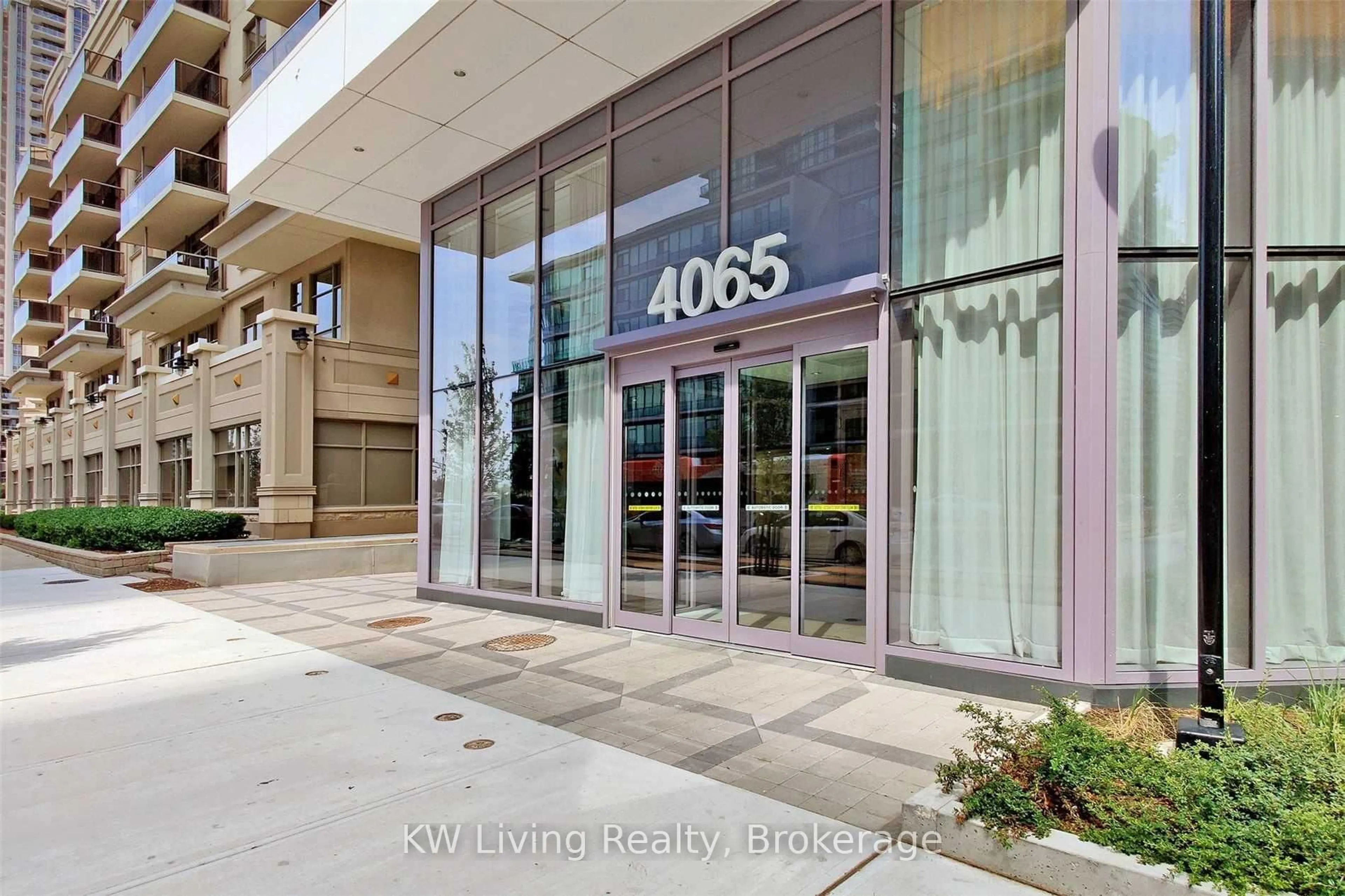 Indoor foyer for 4065 Confederation Pkwy #3601, Mississauga Ontario L5B 0L4