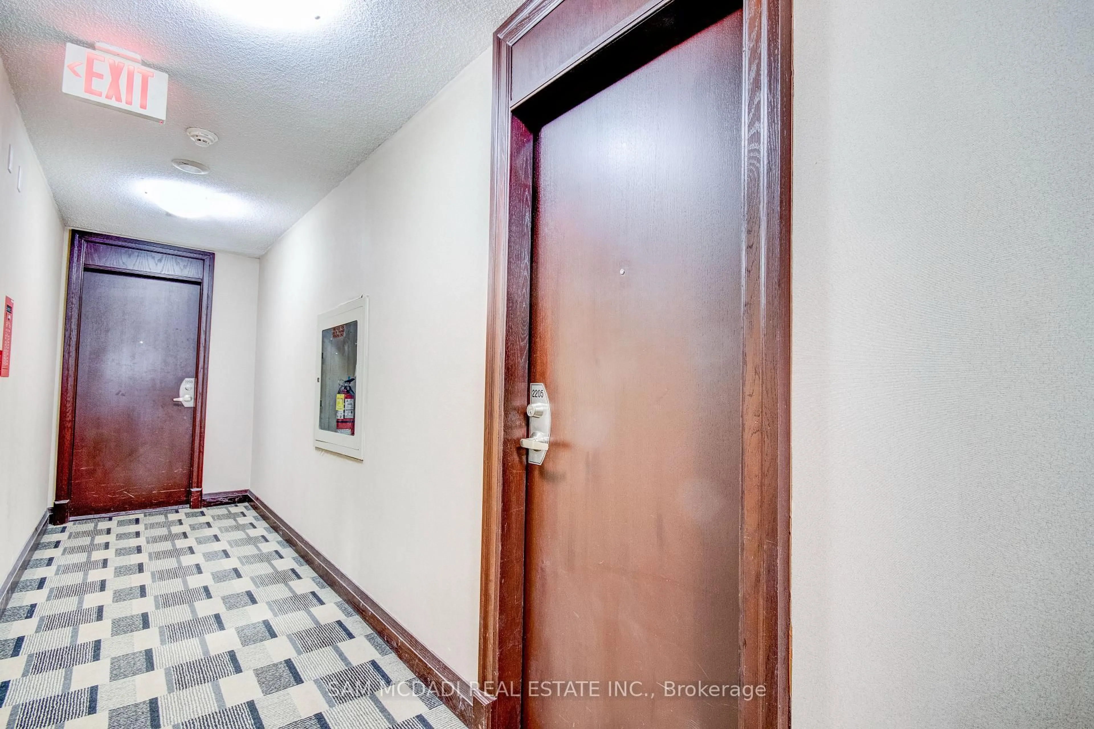 Indoor foyer for 208 Enfield Pl #2205, Mississauga Ontario L5B 0G8