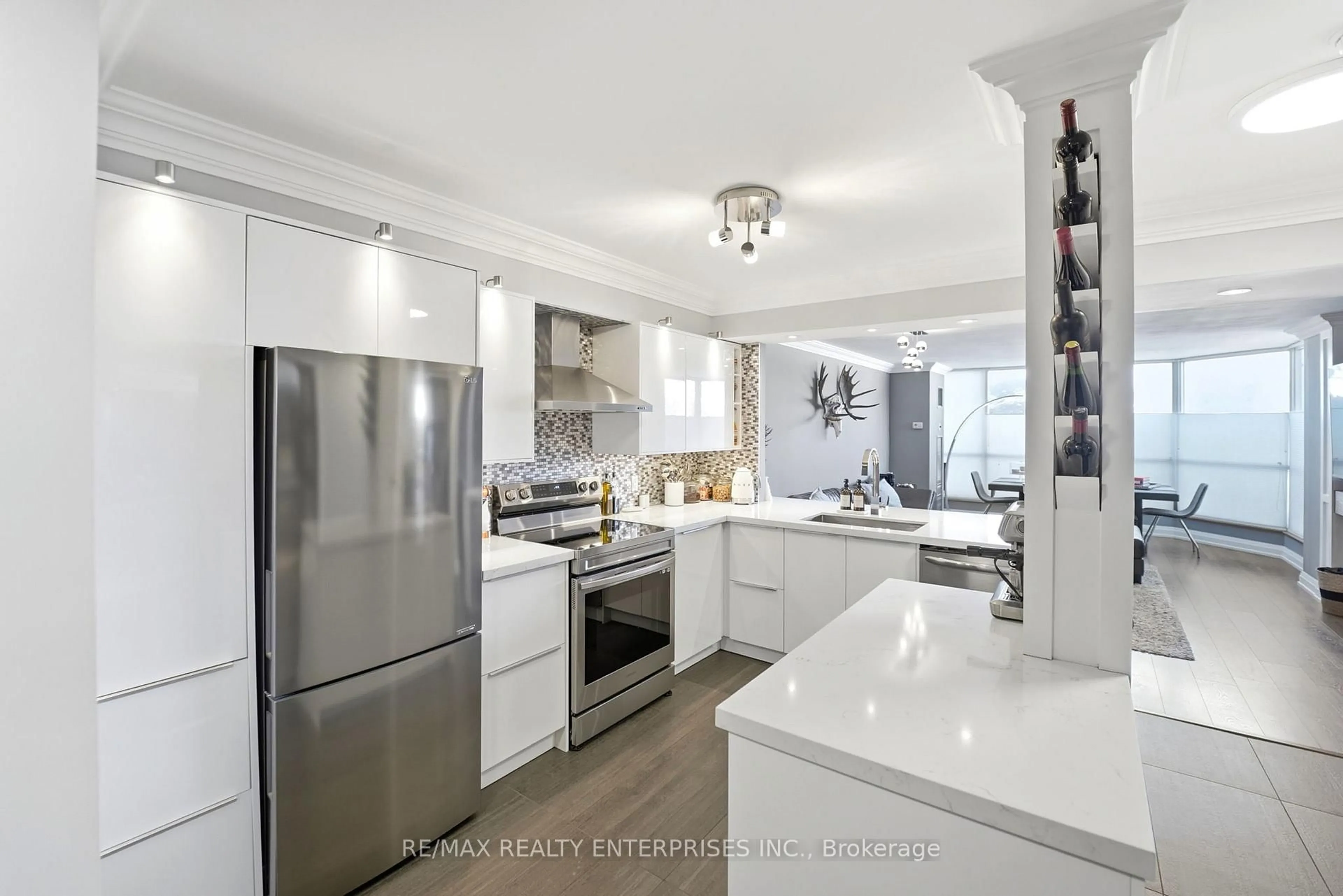 Contemporary kitchen, ceramic/tile floor for 1500 Grazia Crt #208, Mississauga Ontario L4W 4Z9
