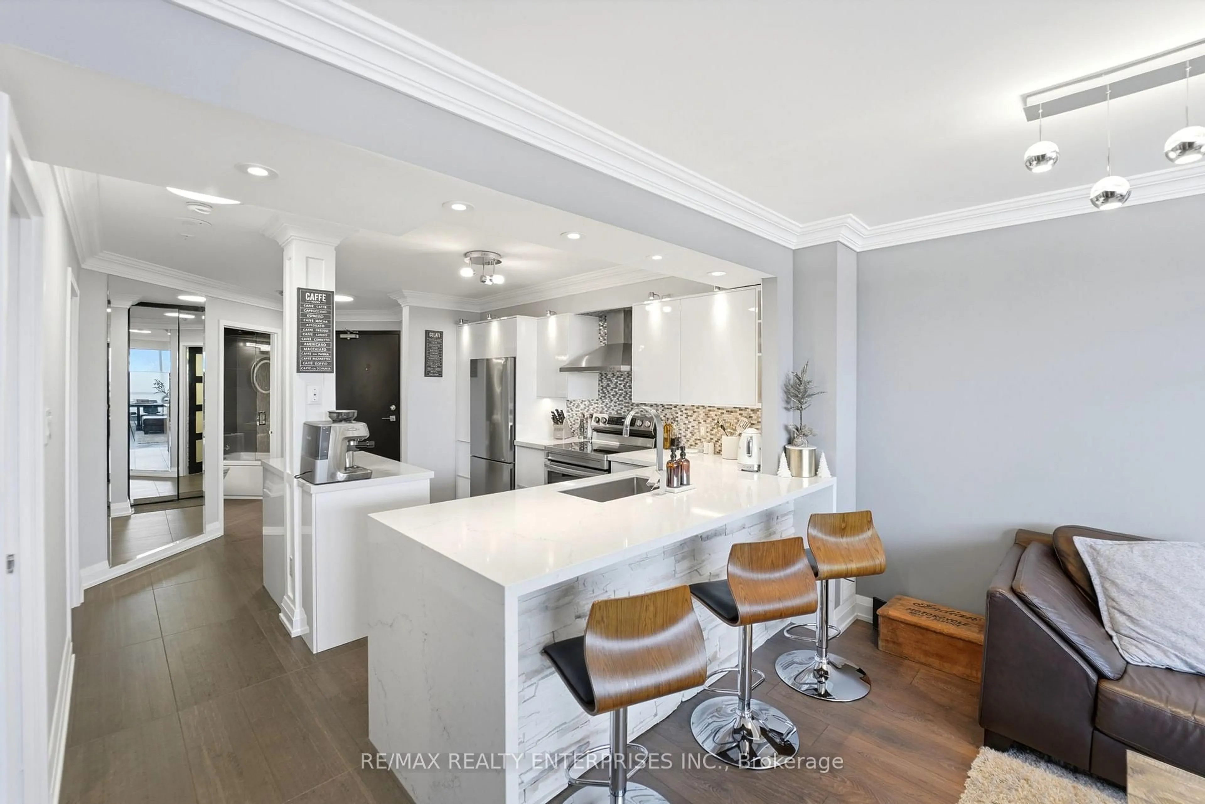 Open concept kitchen, unknown for 1500 Grazia Crt #208, Mississauga Ontario L4W 4Z9