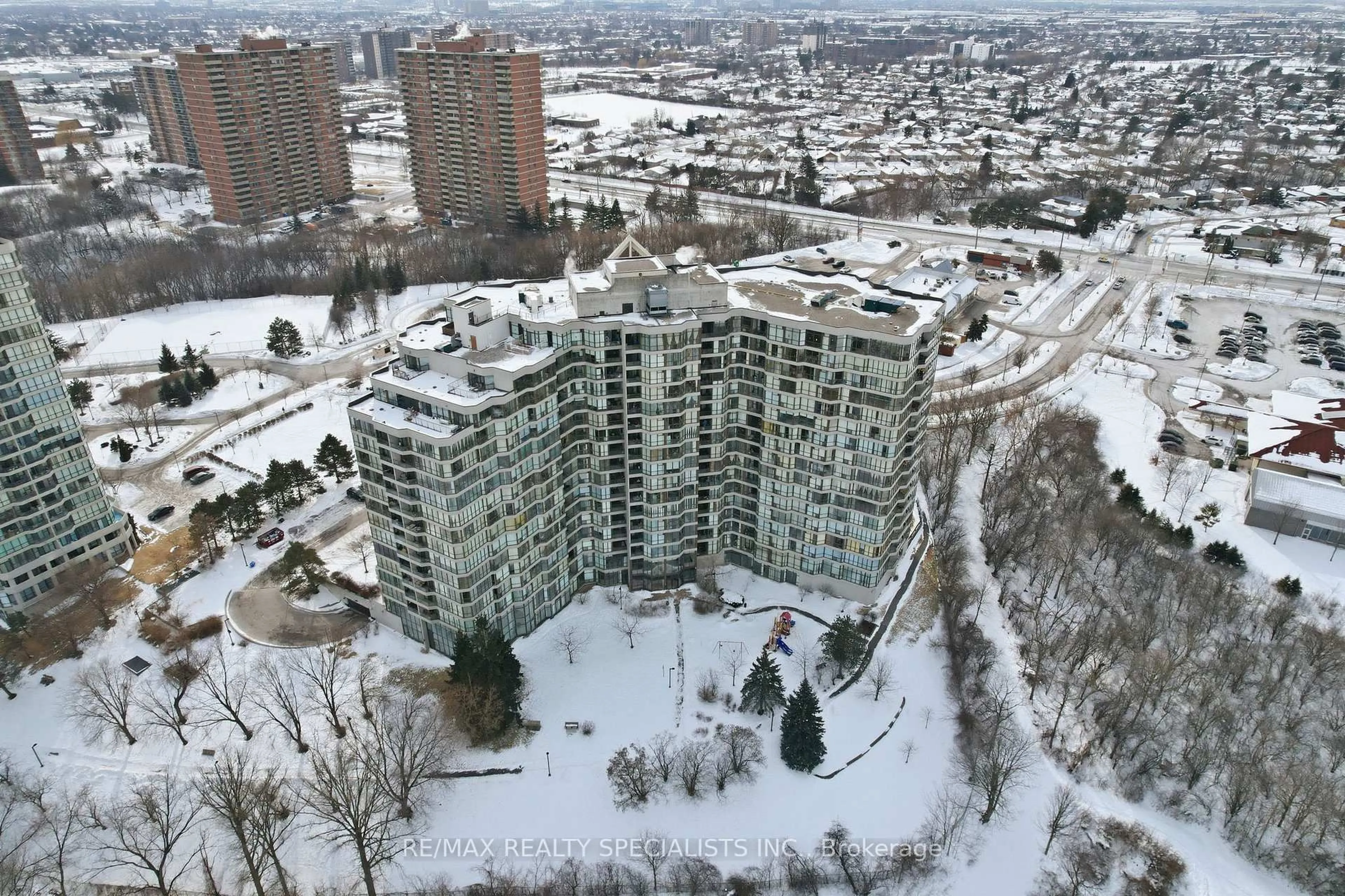 A pic from outside/outdoor area/front of a property/back of a property/a pic from drone, city buildings view from balcony for 1 Rowntree Rd #1707, Toronto Ontario M9V 5G7