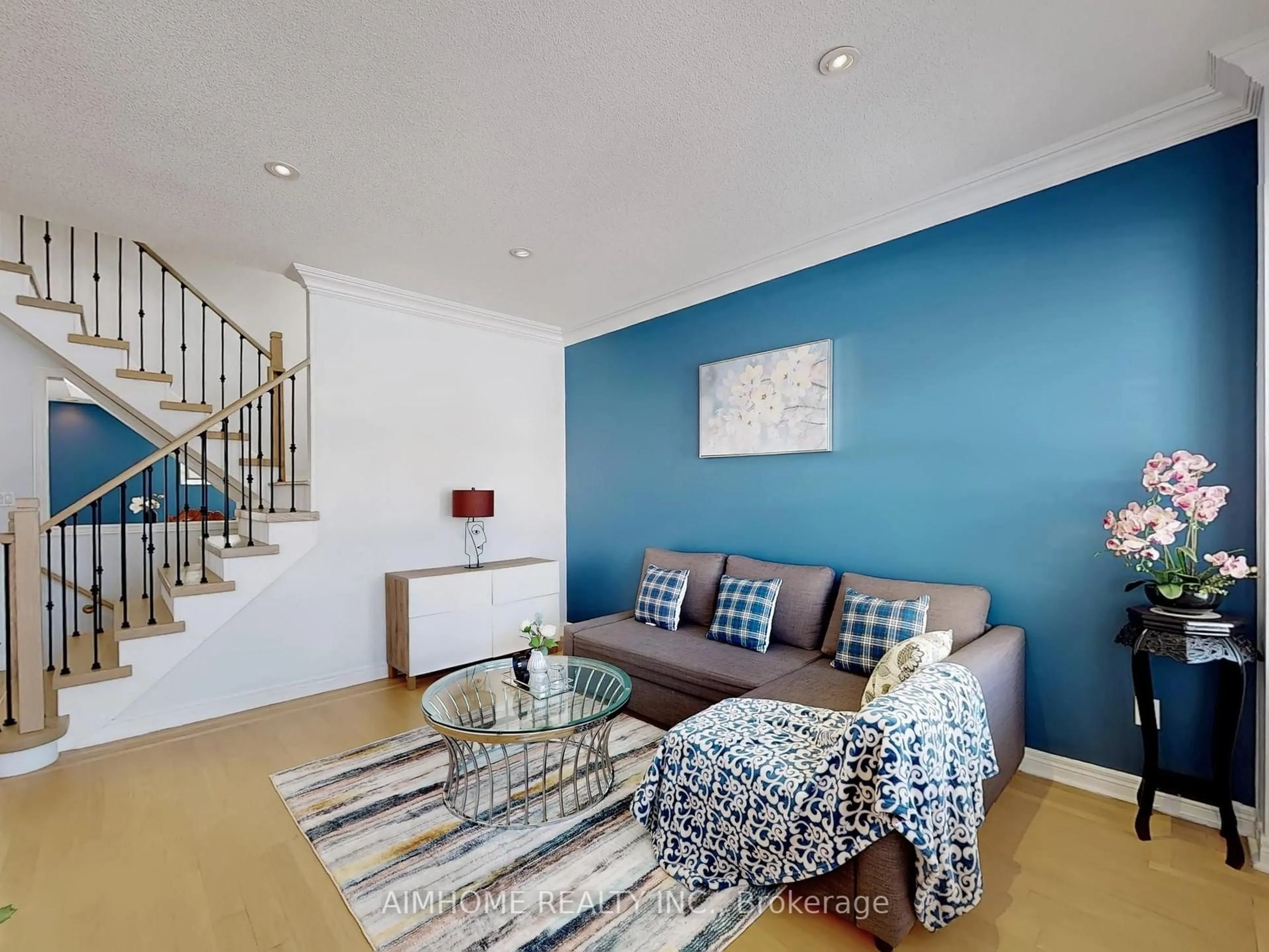 Living room with furniture, unknown for 2051 ASHMORE Dr, Oakville Ontario L6M 4T1