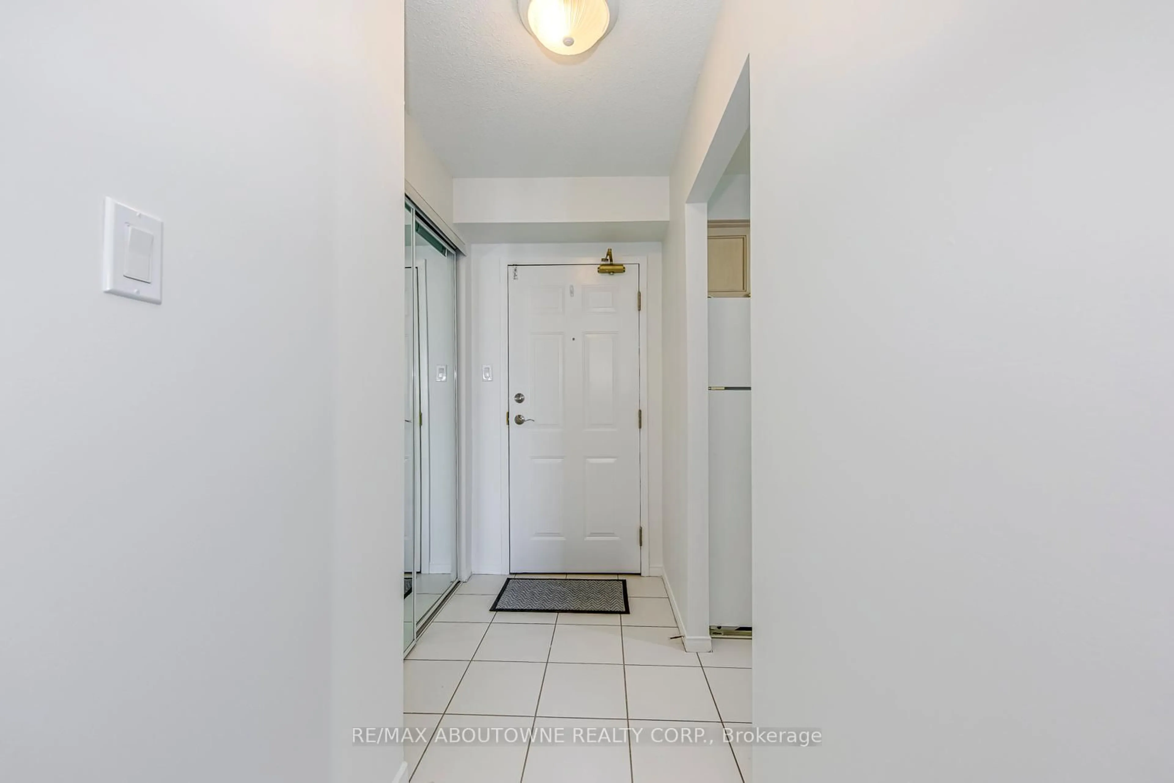 Unknown for 1270 Maple Crossing Blvd #1705, Burlington Ontario L7S 2J3