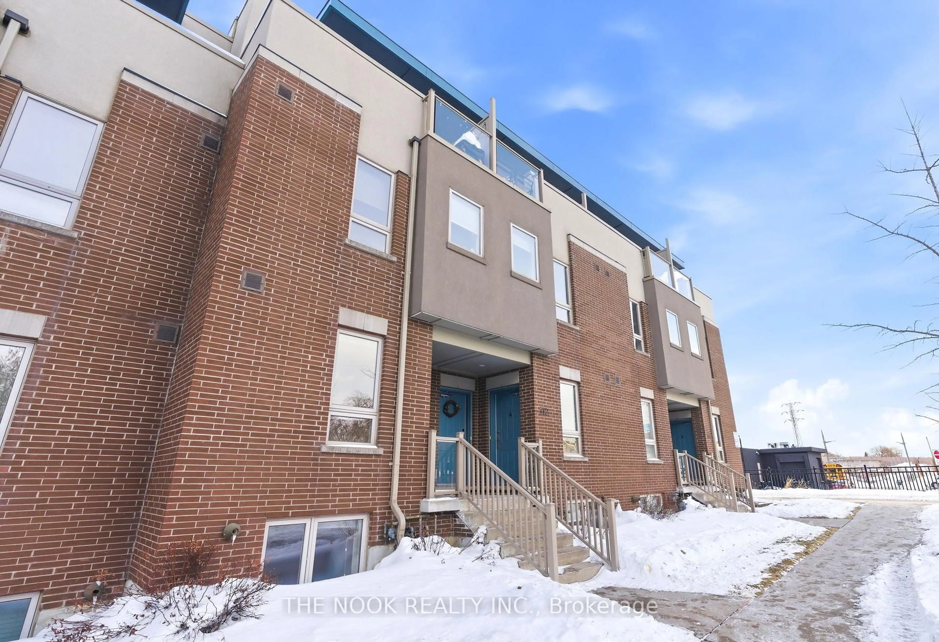 Home with brick exterior material, building for 112 Caledonia Park Rd #4, Toronto Ontario M6H 0B2