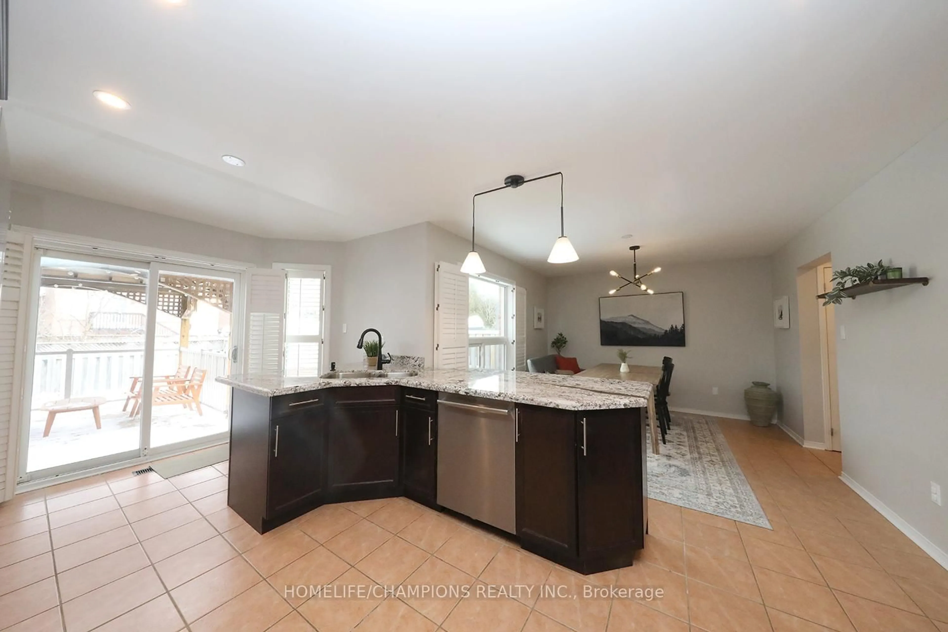 Open concept kitchen, ceramic/tile floor for 6200 Maple Gate Circ, Mississauga Ontario L5N 7A9