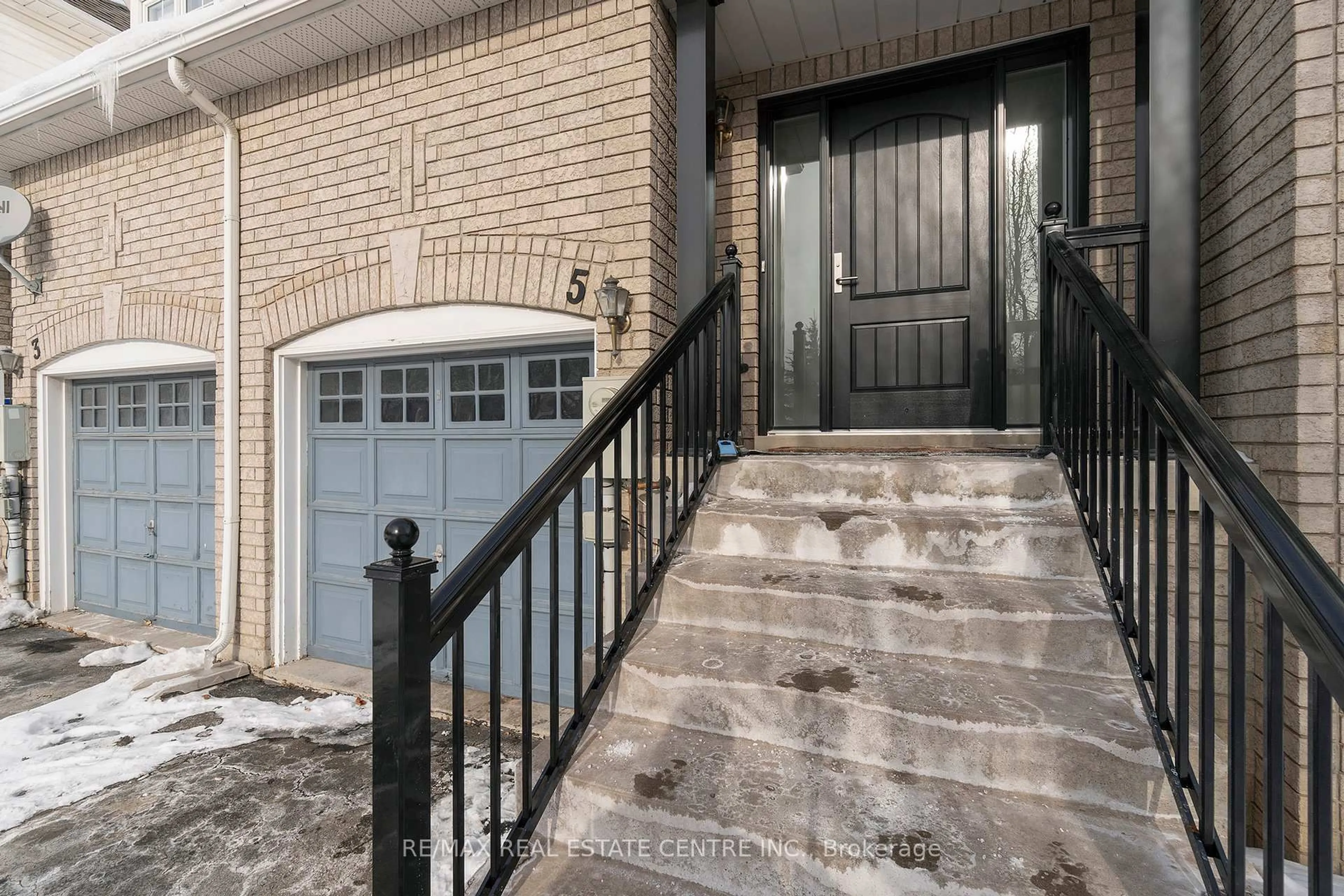 Unknown for 5 Harding St, Halton Hills Ontario L7G 6B1