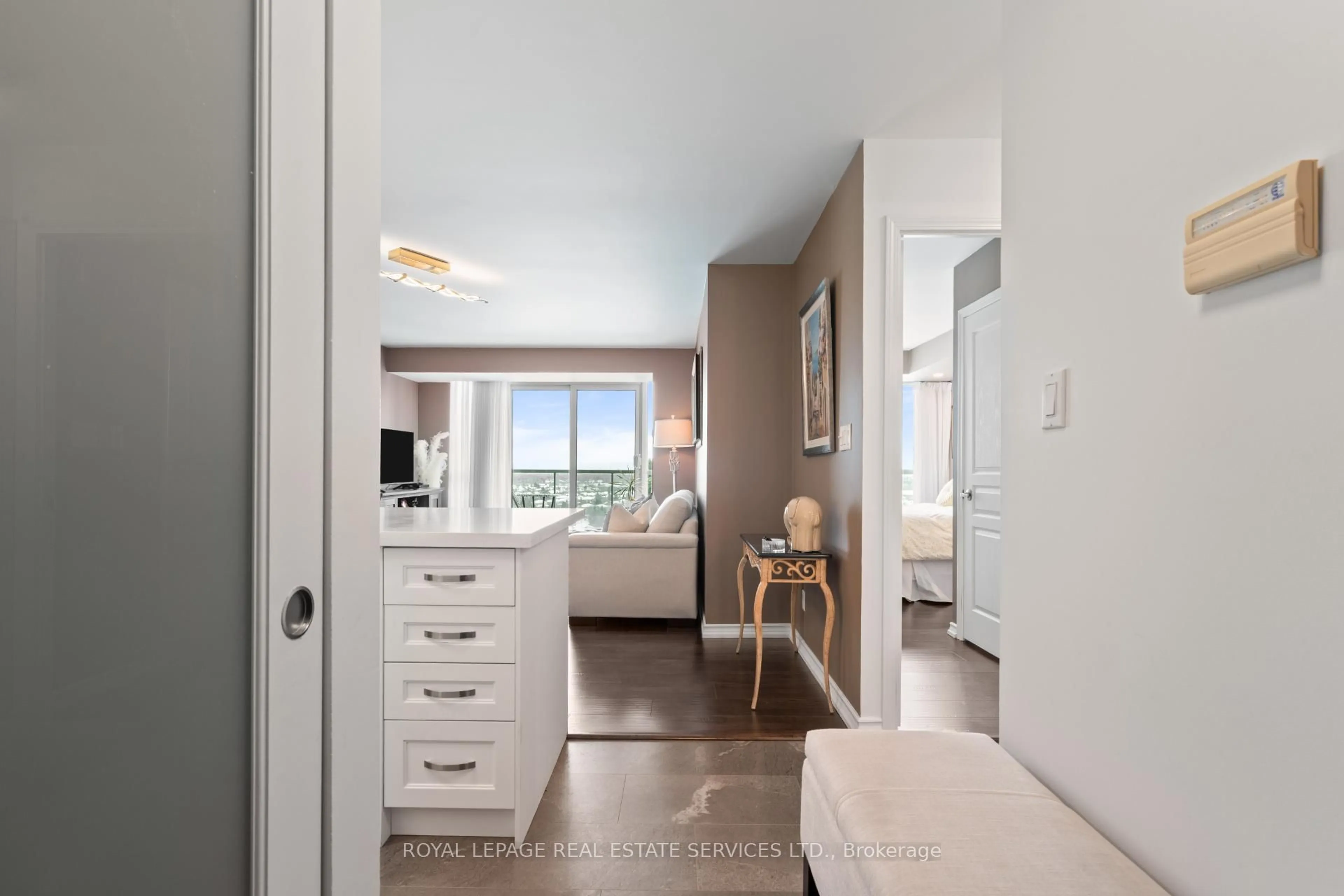 A pic of a room for 4879 Kimbermount Ave #1205, Mississauga Ontario L5M 7R8