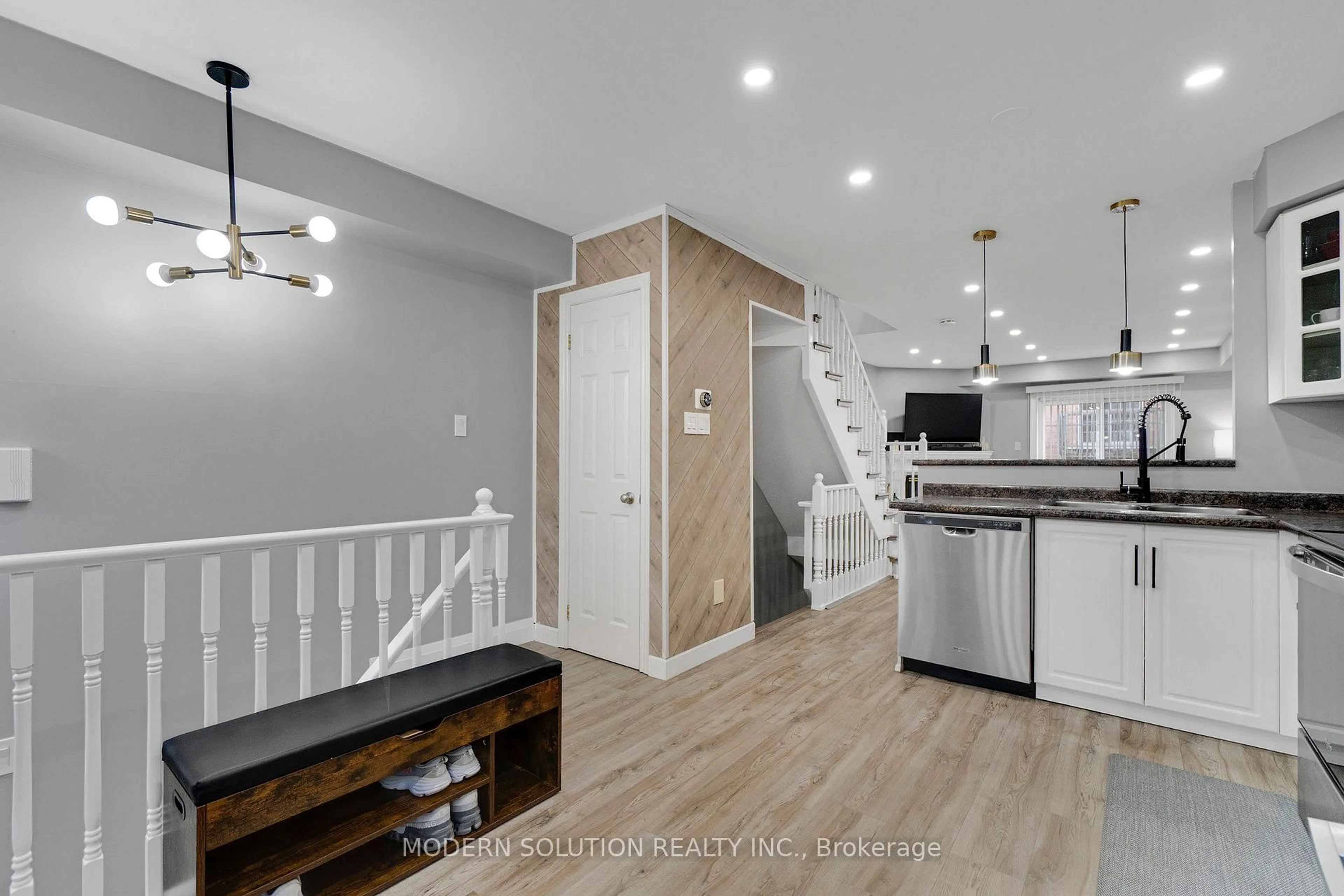 Open concept kitchen, unknown for 3480 Upper Middle Rd #29, Burlington Ontario L7M 4R7