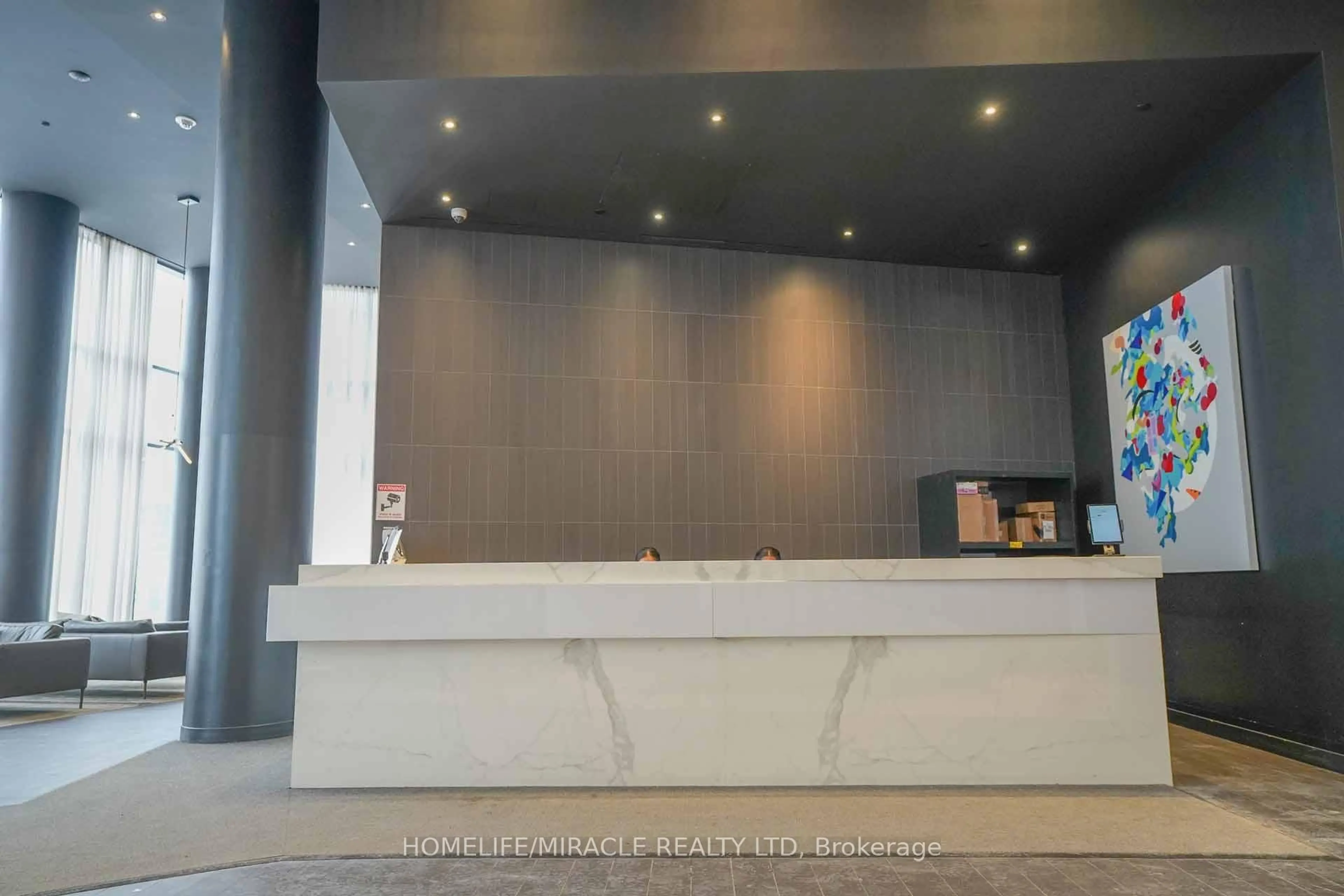 Lobby for 3900 Confederation Pkwy #522, Mississauga Ontario L5B 0M3